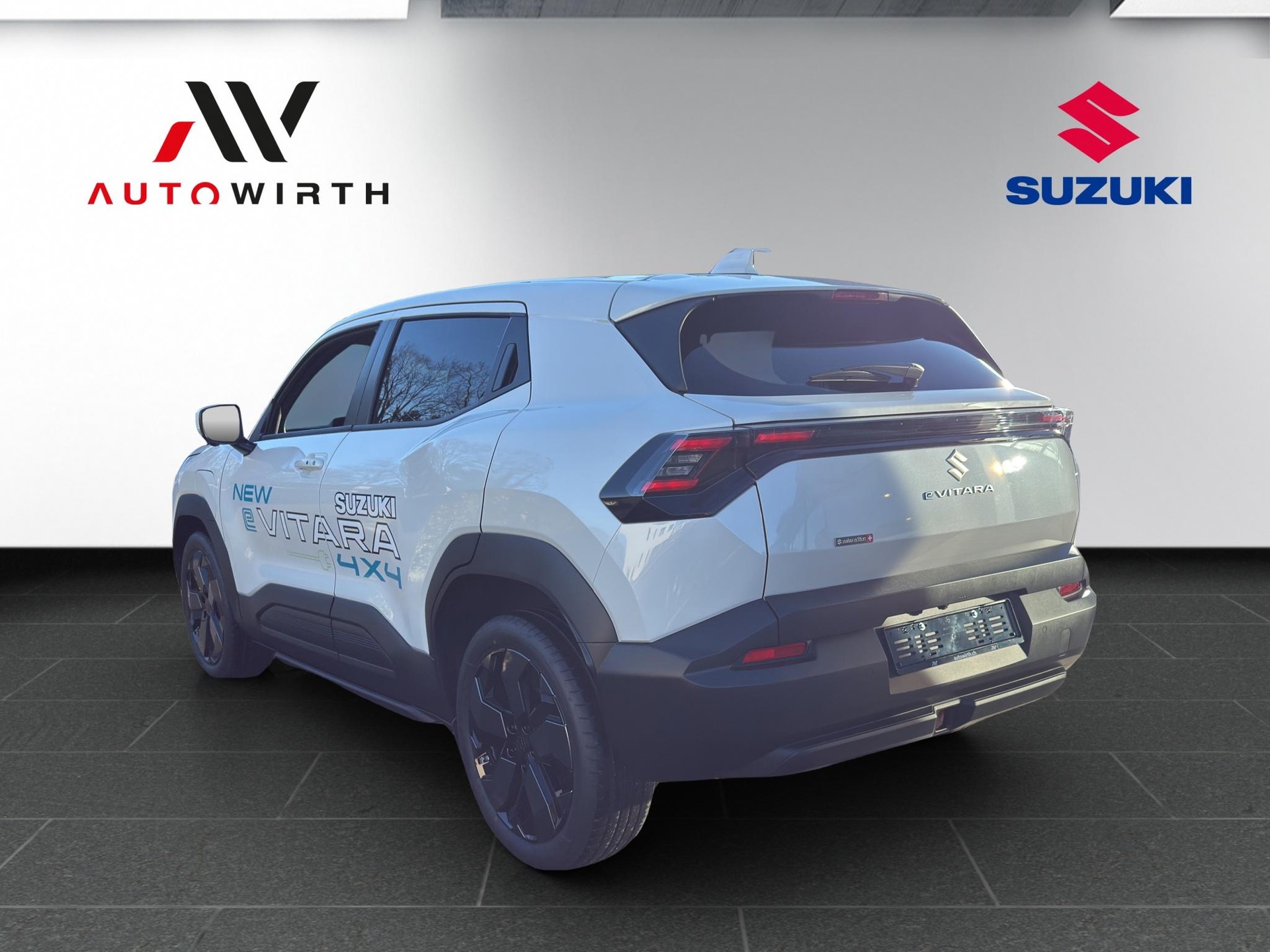 SUZUKI e Vitara Compact Top 4x4-image-6