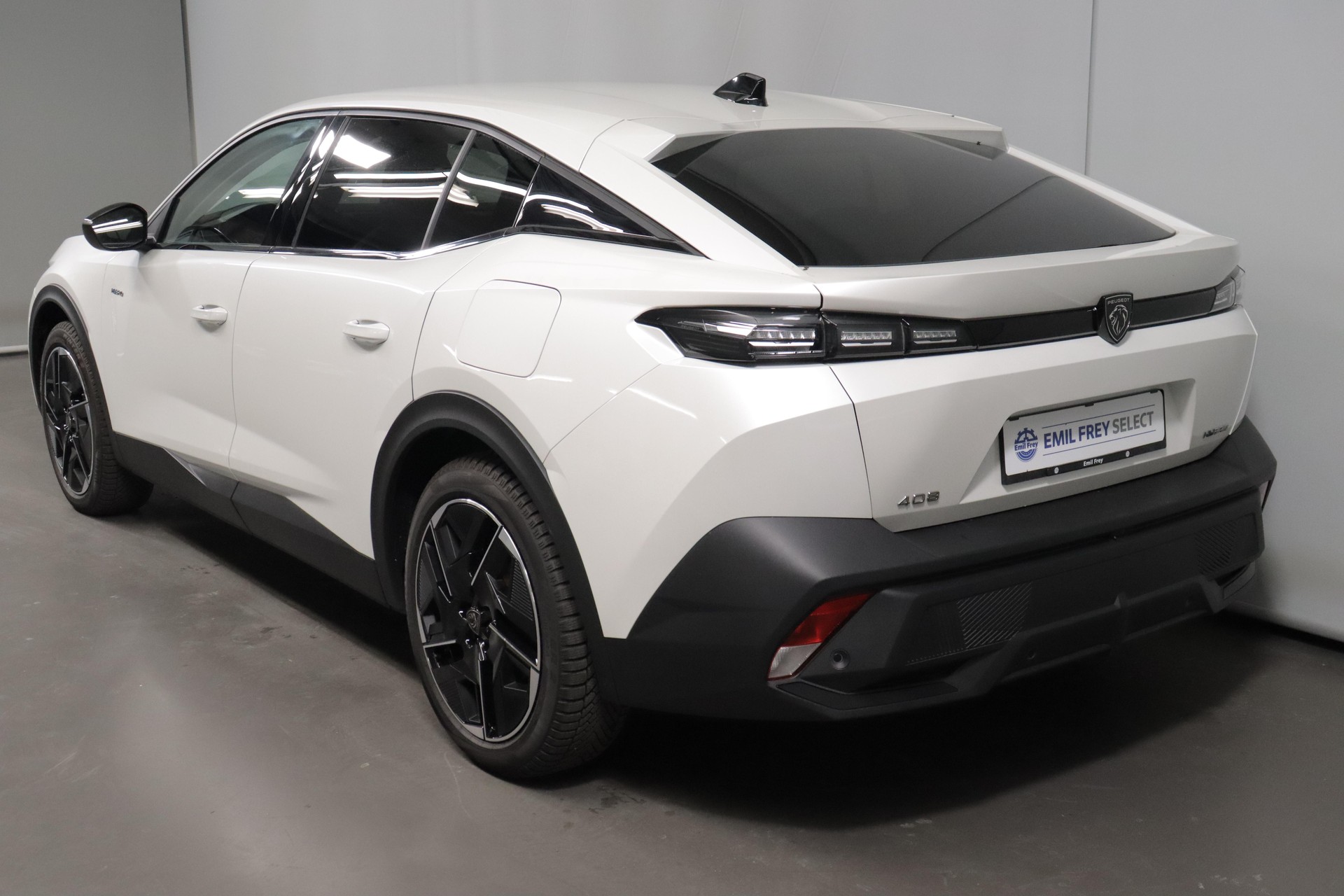 PEUGEOT 408 1.6 PHEV 225 Allure Pack-image-13
