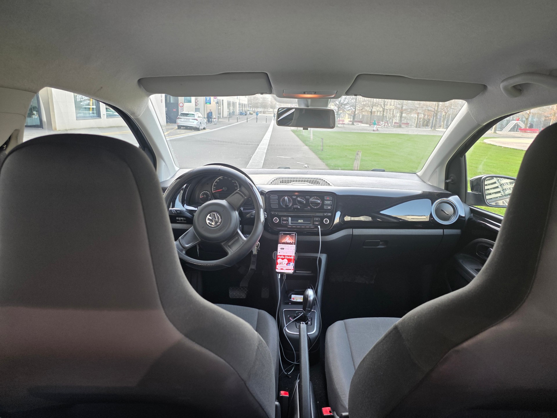 VW Up / Automat mit MFK / TOP FAHRZEUG-image-5