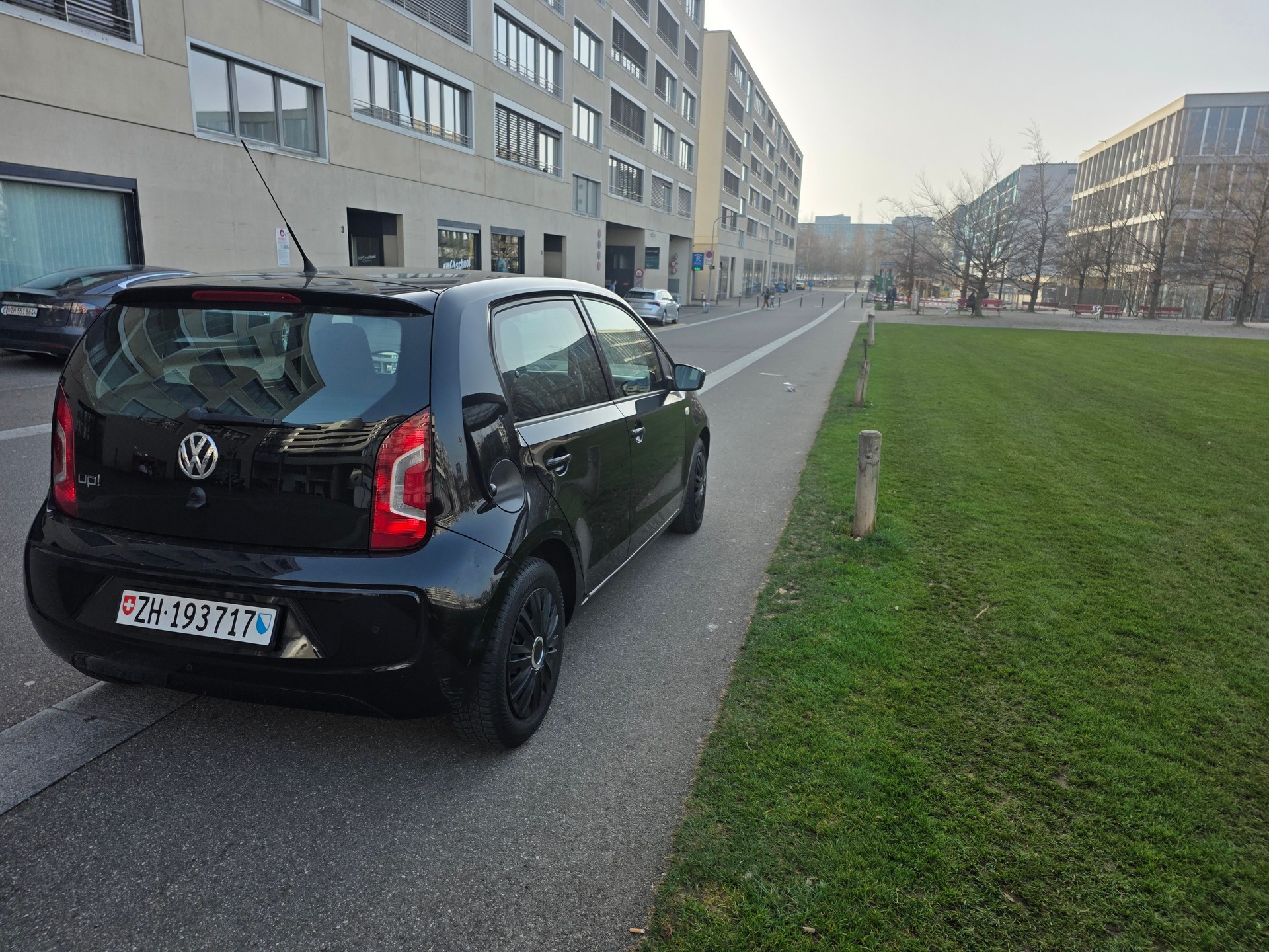 VW Up / Automat mit MFK / TOP FAHRZEUG-image-4