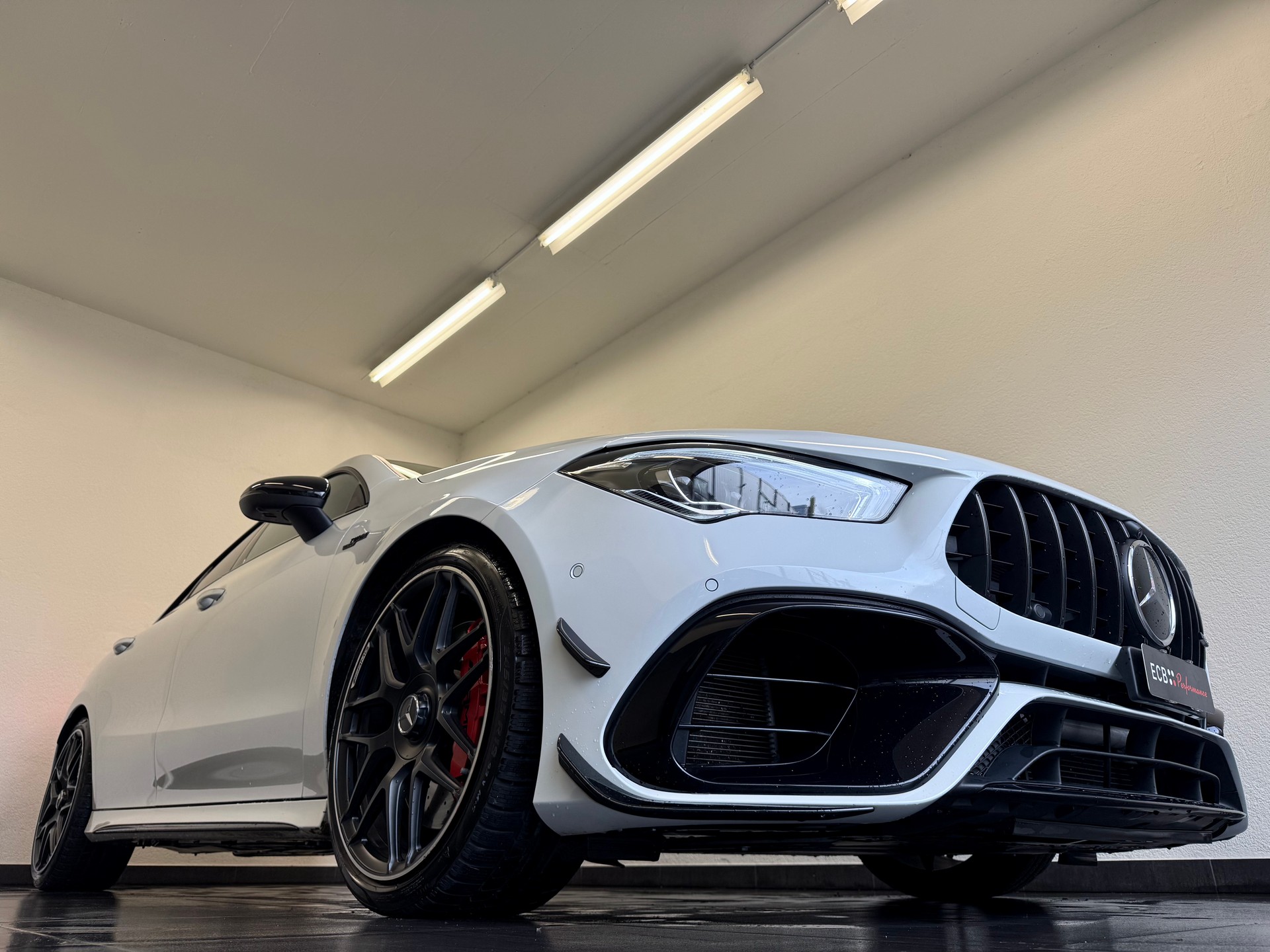 MERCEDES-BENZ CLA 45 S AMG 4Matic+ 8G-DCT-showroom-element-2