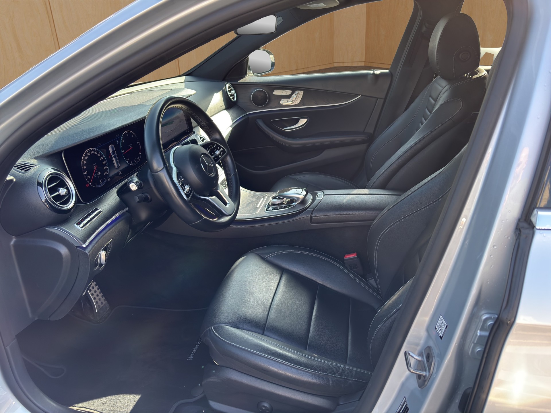 MERCEDES-BENZ E 220 d 4Matic 9G-Tronic-image-6
