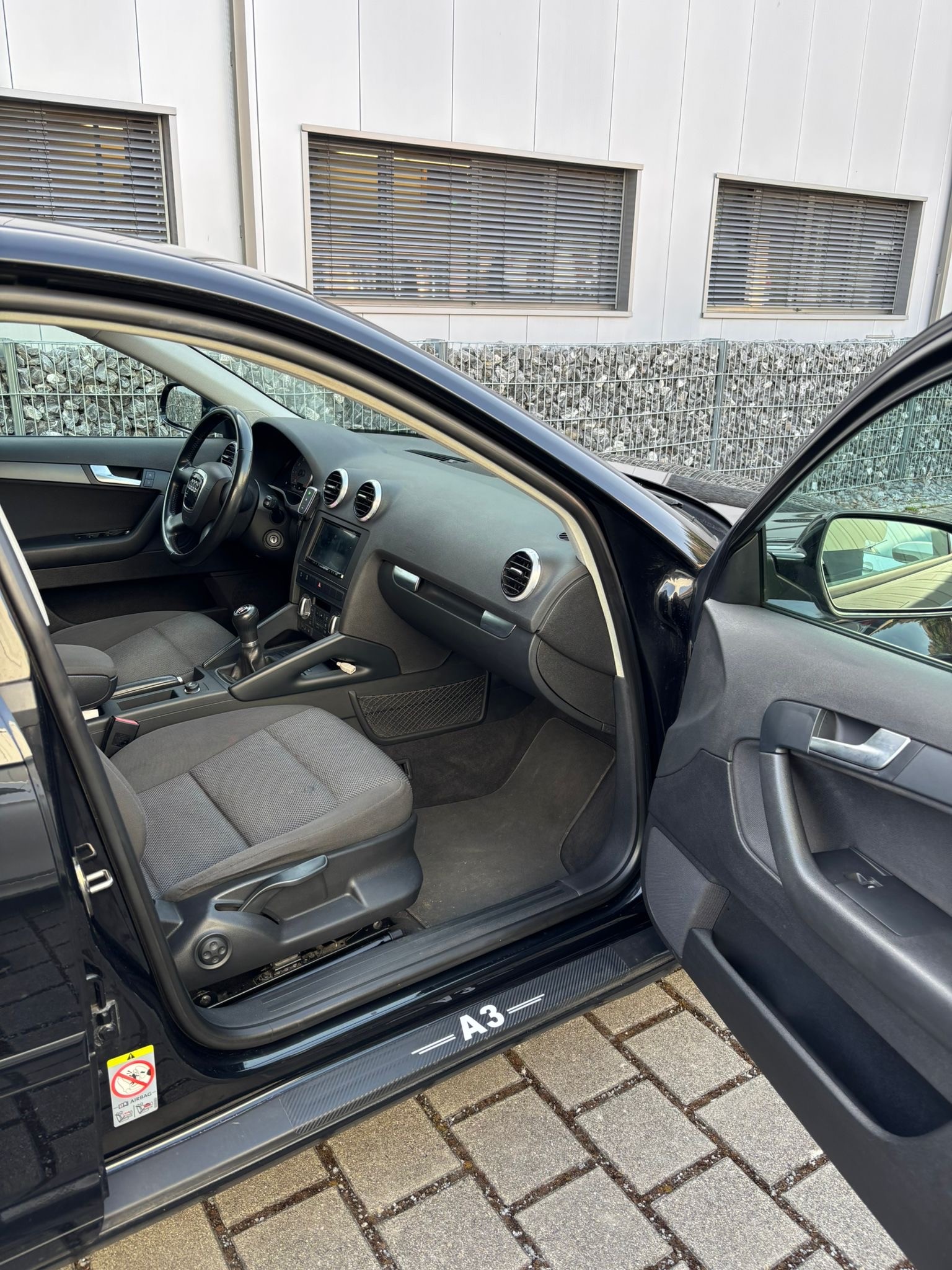 AUDI A3 Sportback 1.4 TFSI Ambiente-image-8