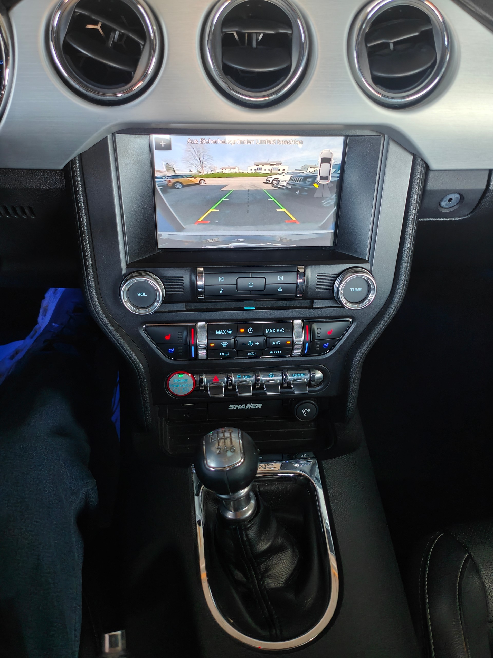 FORD Mustang Convertible 2.3-image-13