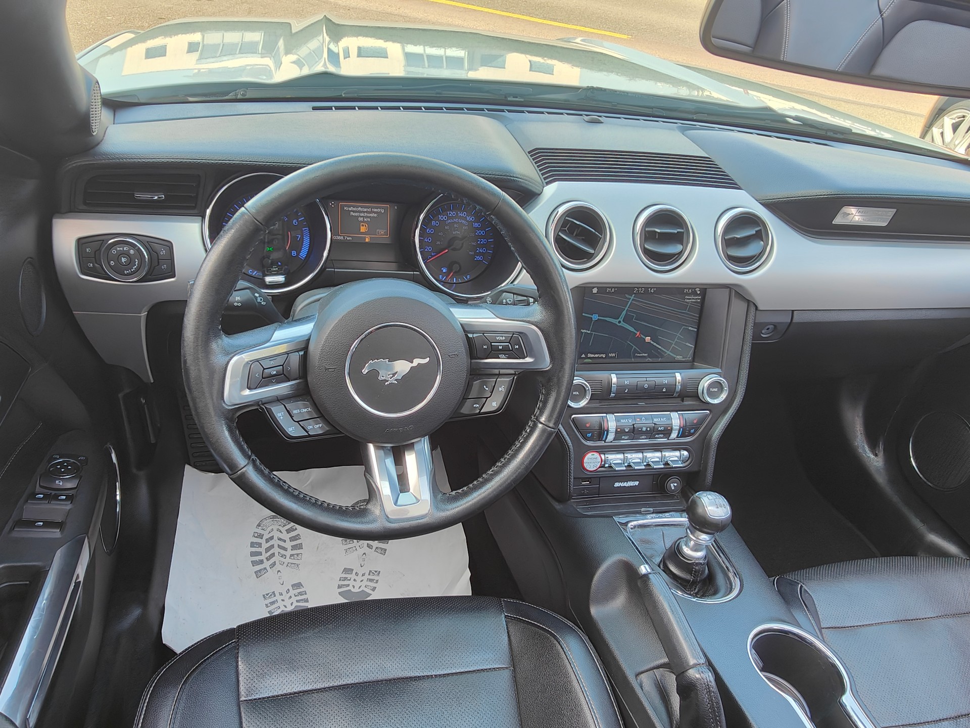 FORD Mustang Convertible 2.3-image-12
