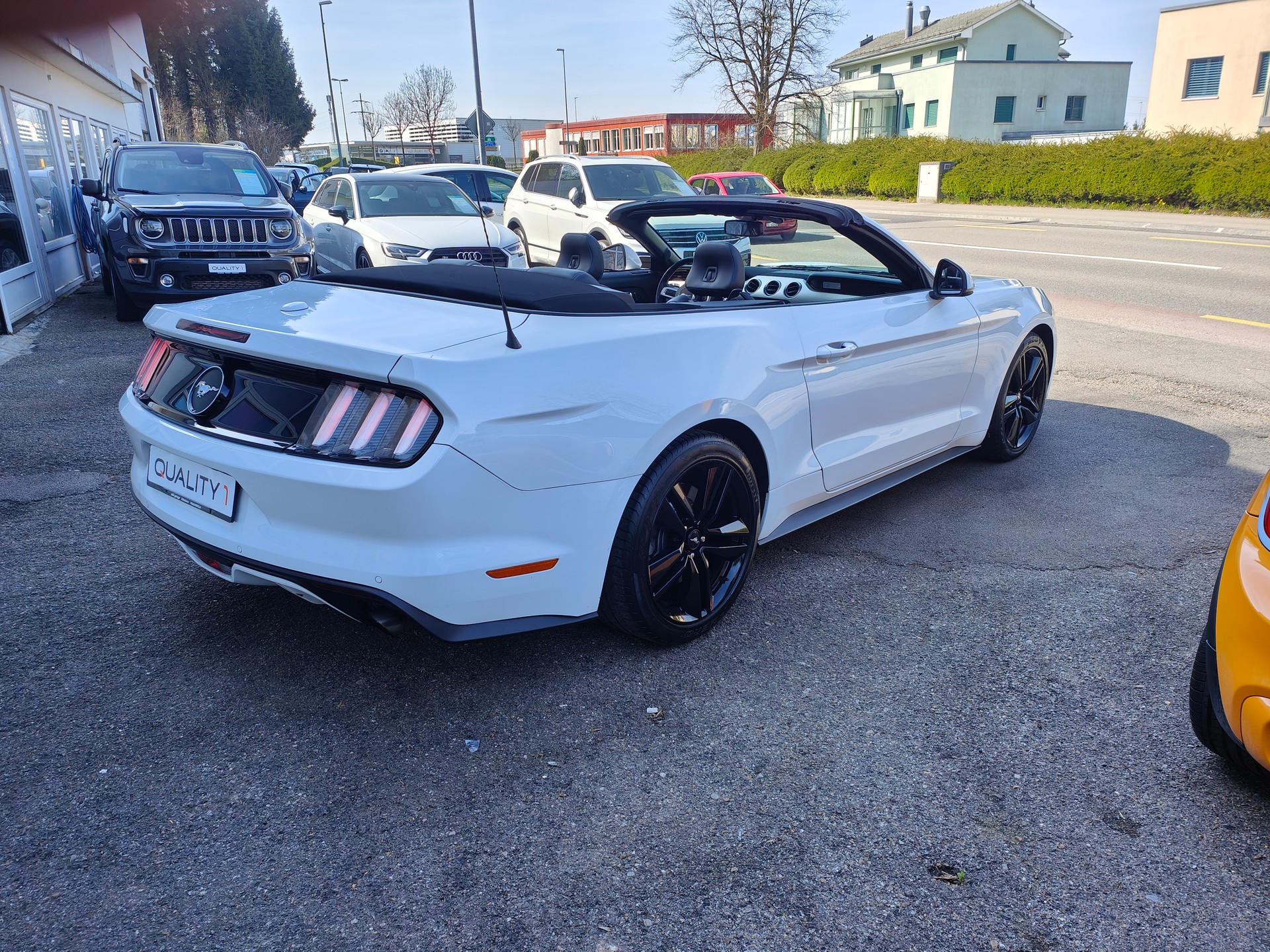 FORD Mustang Convertible 2.3-image-18