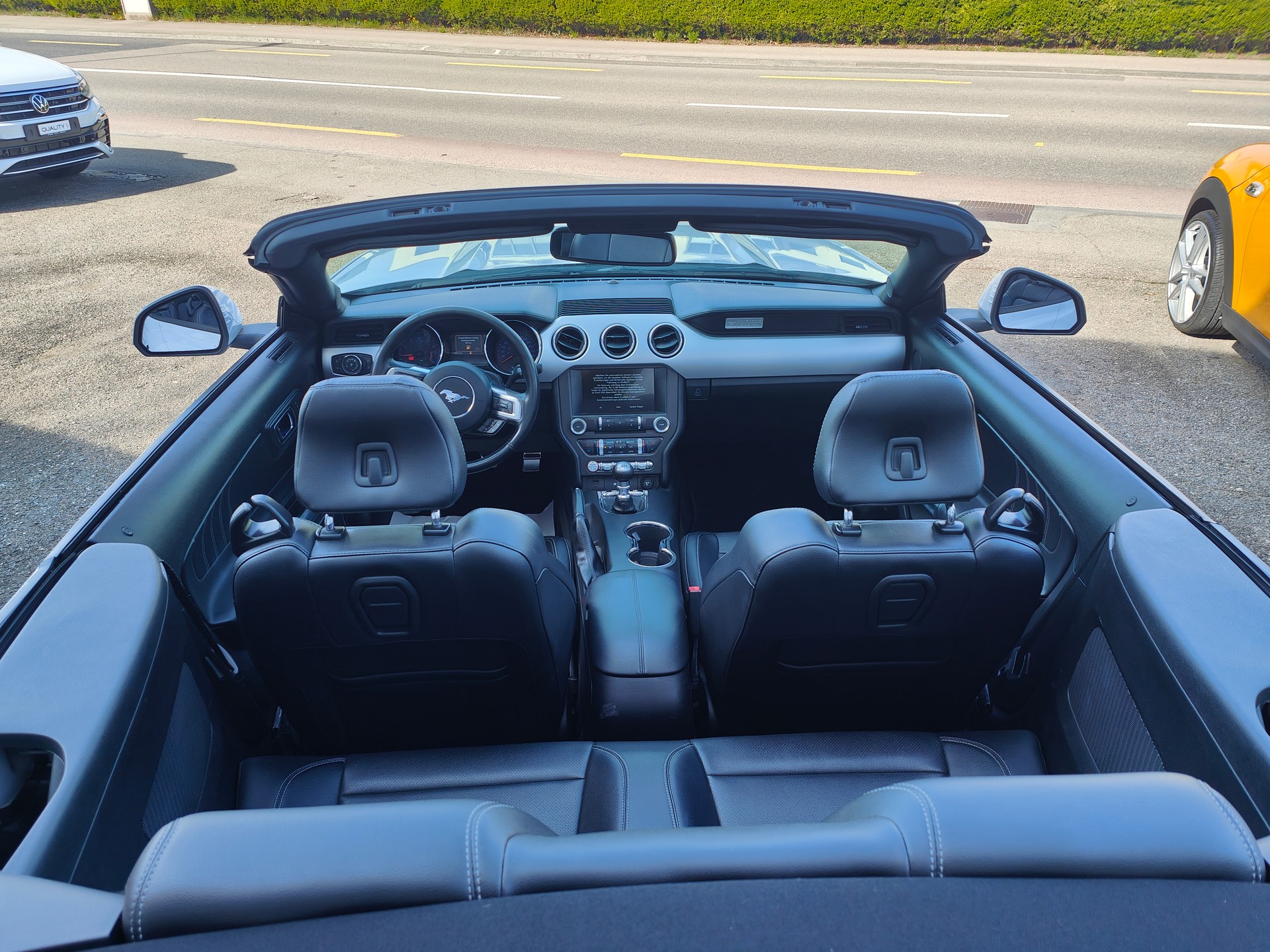 FORD Mustang Convertible 2.3-image-8