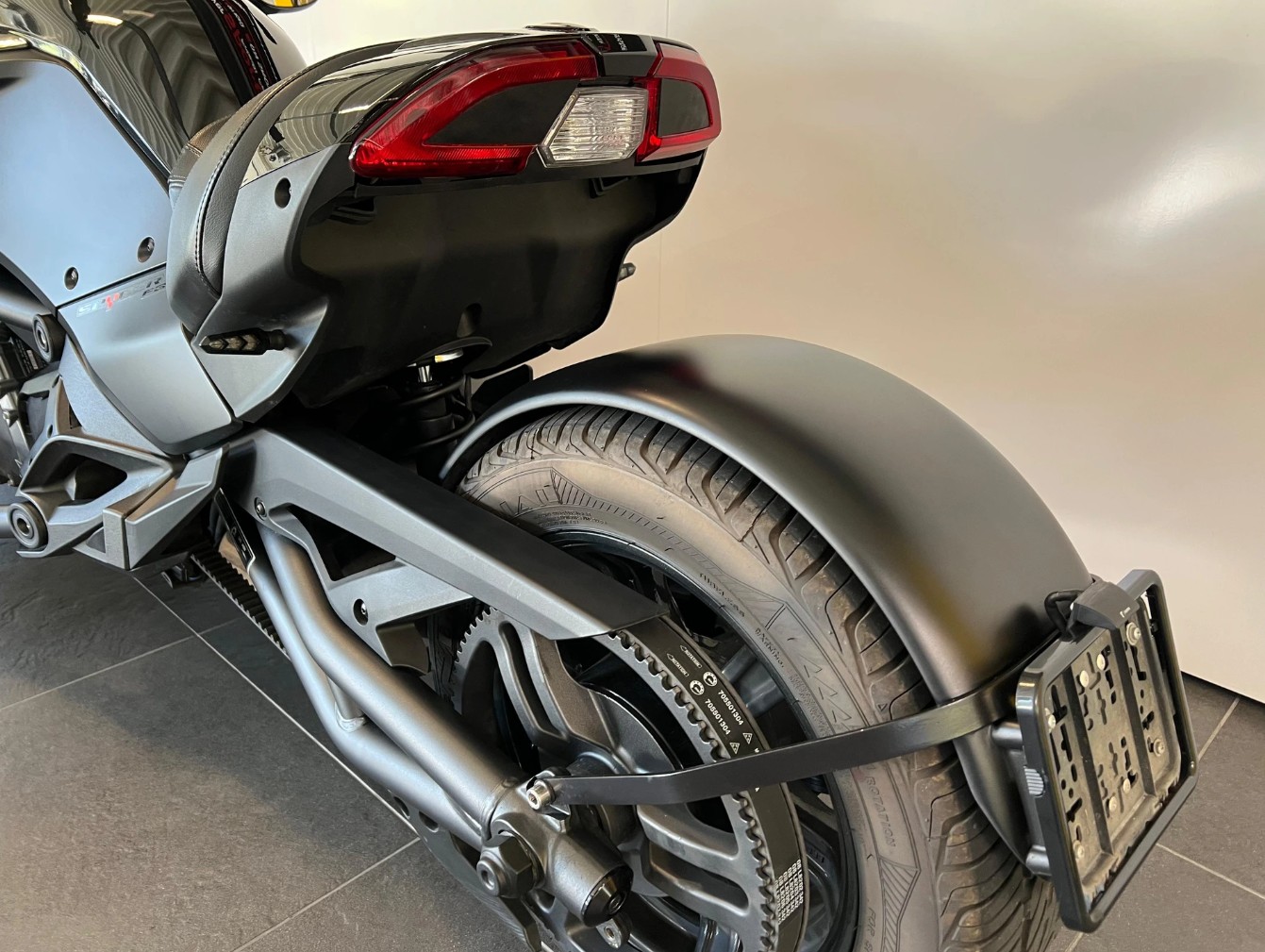 CAN-AM Spyder F3-S SE6-image-6