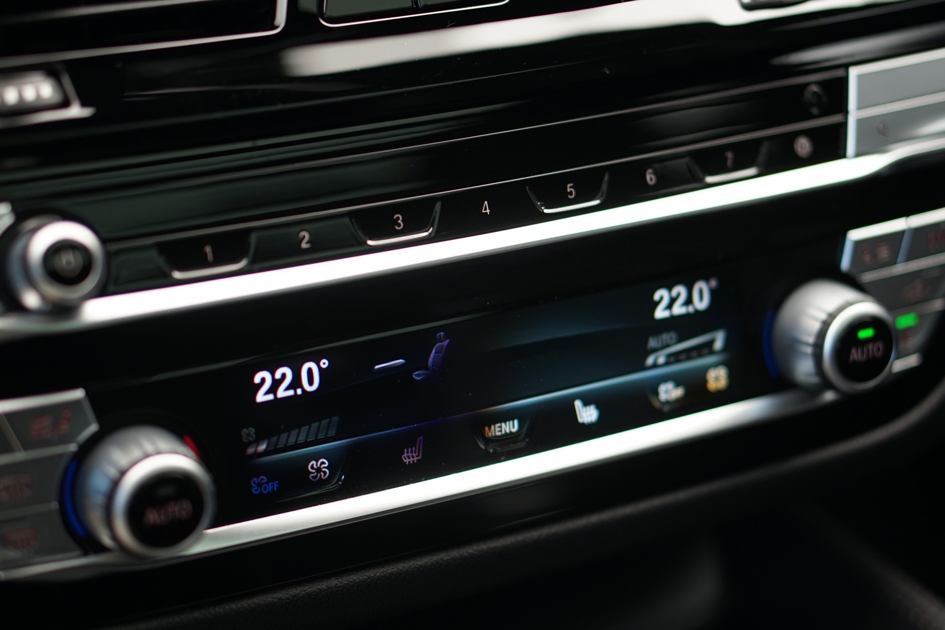 BMW 540d xDrive 48V Touring M Sport Steptronic *CH-Fahrzeug*-image-28