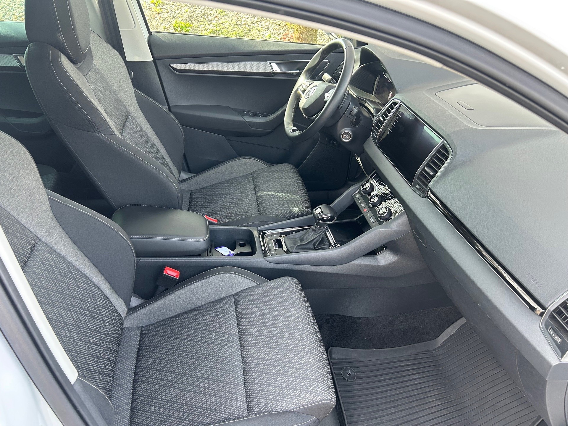 SKODA Karoq 2.0 TDI CR Style 4x4 DSG-image-9