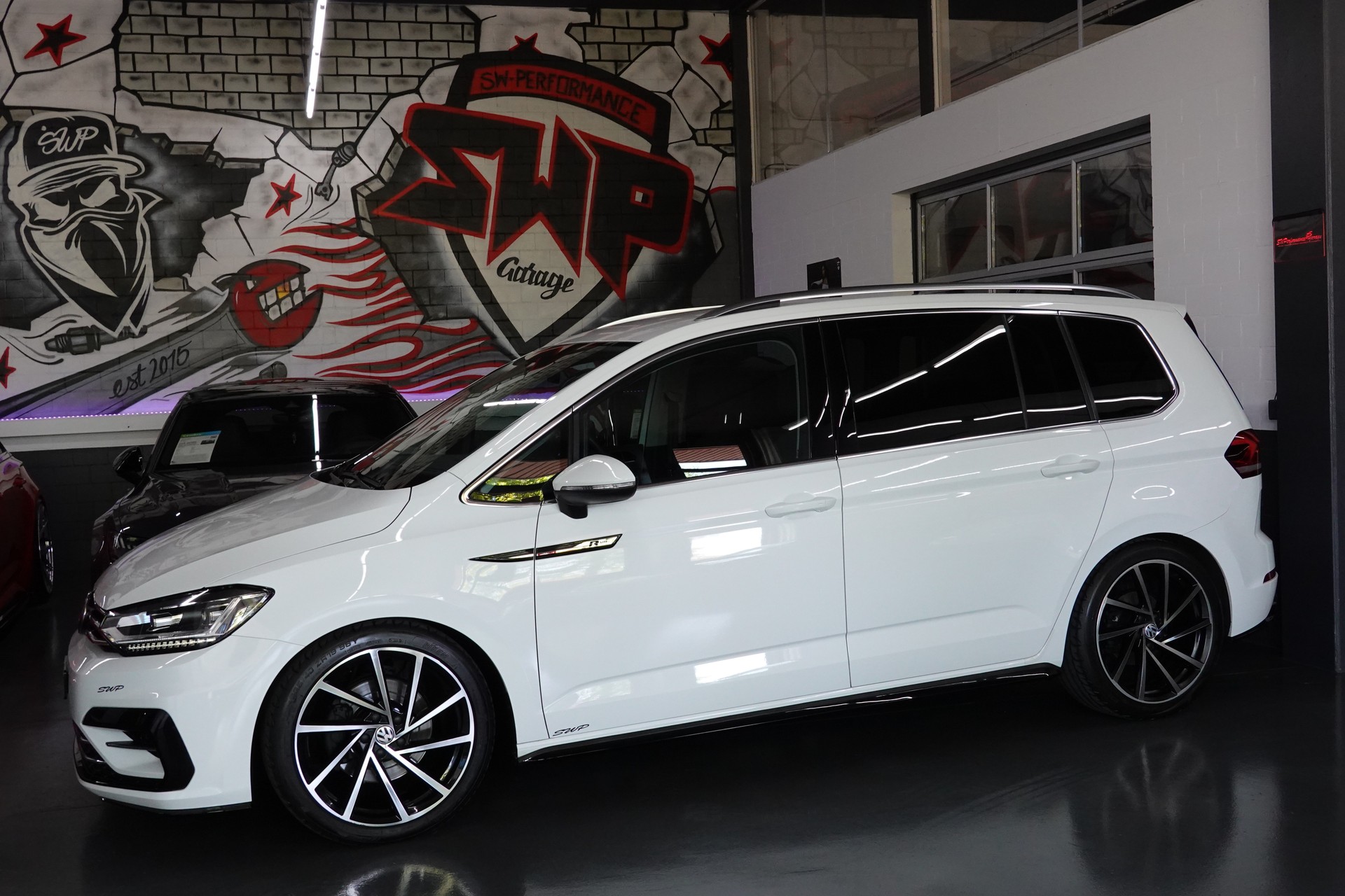 VW TOURAN 1.5 TSI EVO HIGHLINE DSG R-LINE 7-PLÄTZER-showroom-element-1