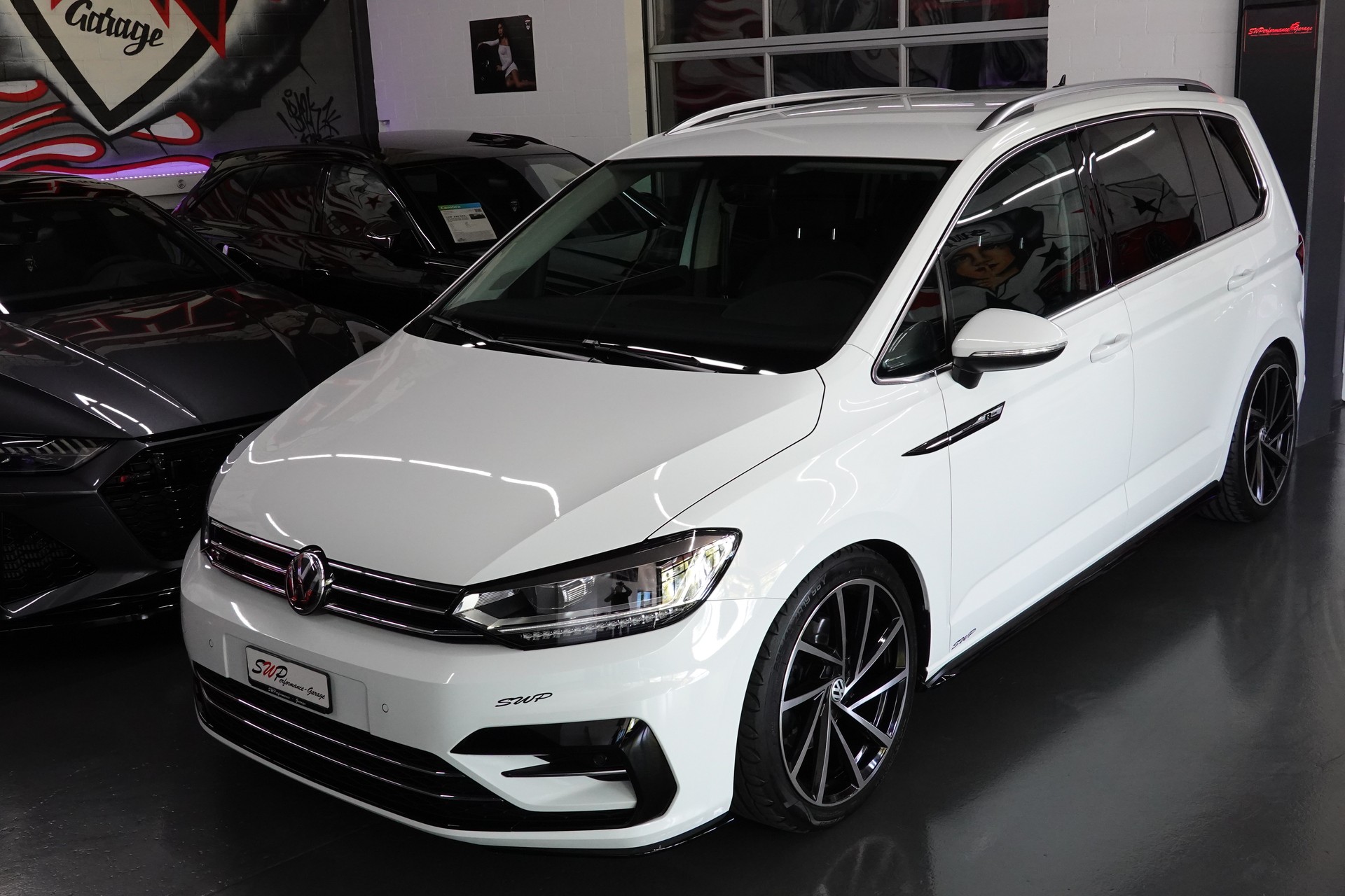 VW TOURAN 1.5 TSI EVO HIGHLINE DSG R-LINE 7-PLÄTZER-showroom-element-2