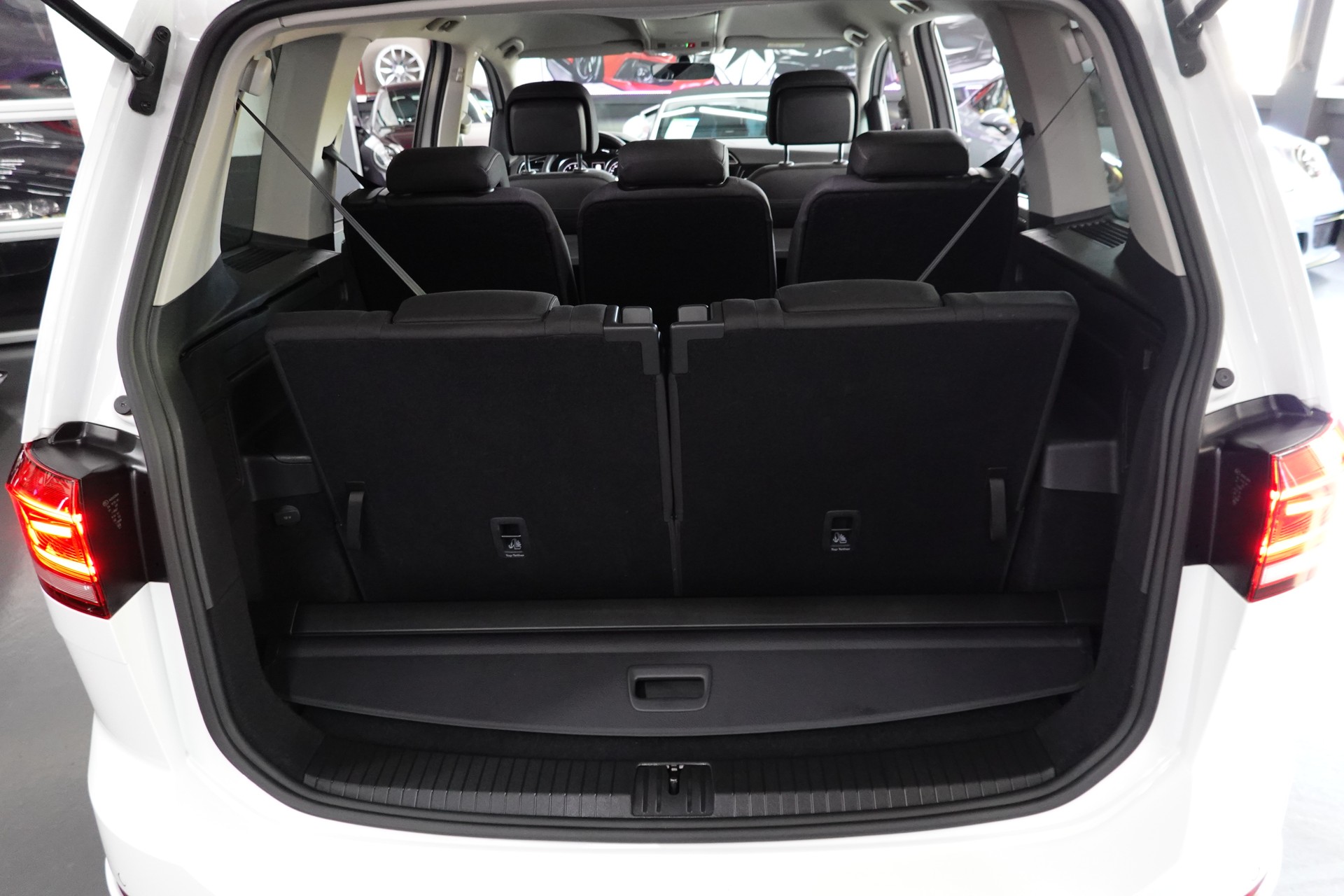 VW TOURAN 1.5 TSI EVO HIGHLINE DSG R-LINE 7-PLÄTZER-image-36