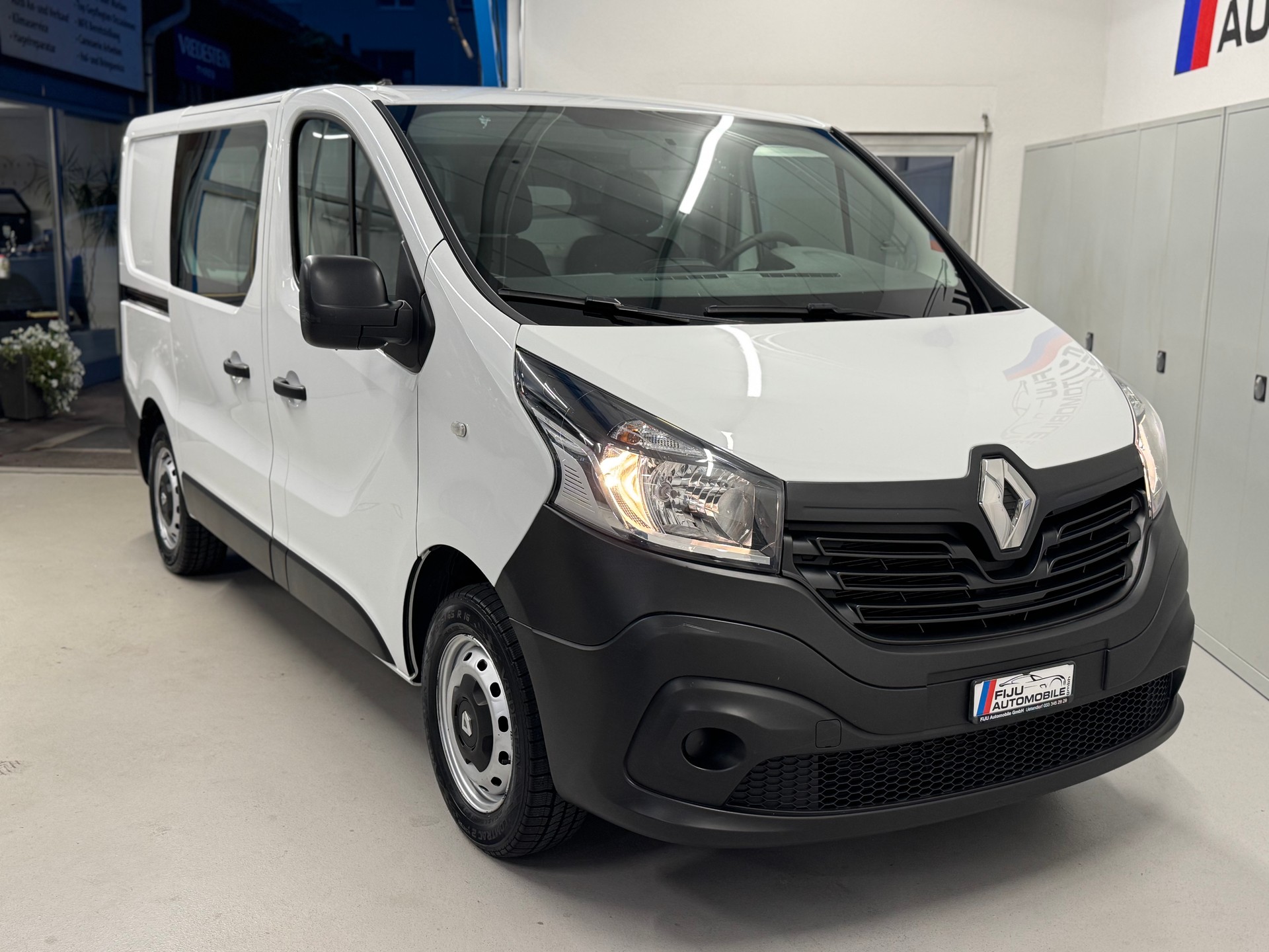 RENAULT Trafic 1.6 dCi 95 2.7t Access L1H1-image-2