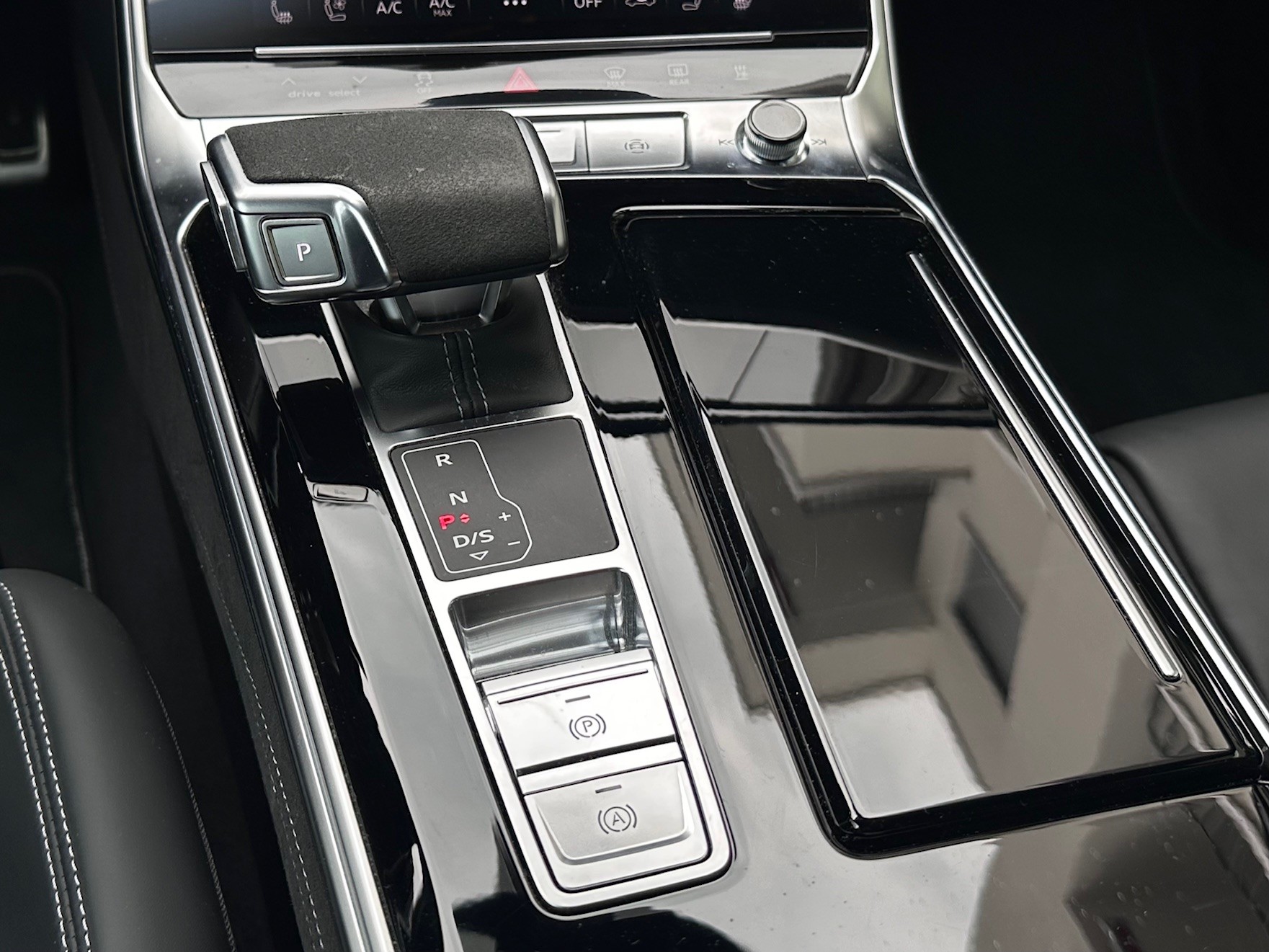 AUDI RS6 Avant 4.0 TFSI V8 Performance quattro-image-7