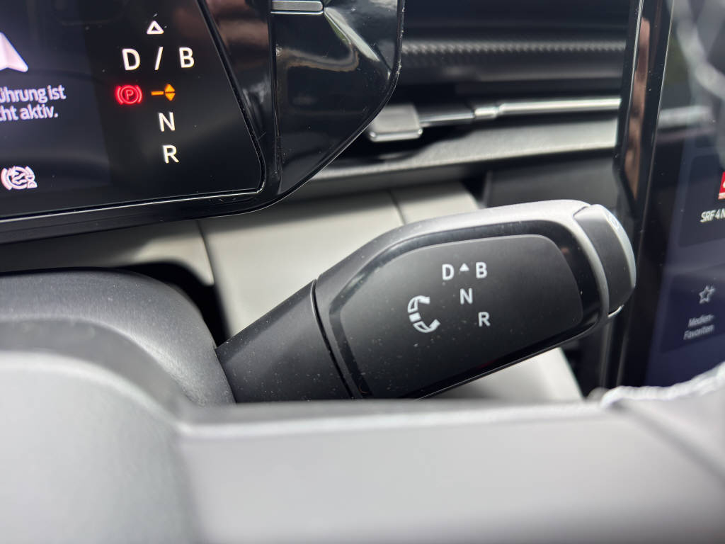 FORD Explorer Extended Range Premium AWD-image-15