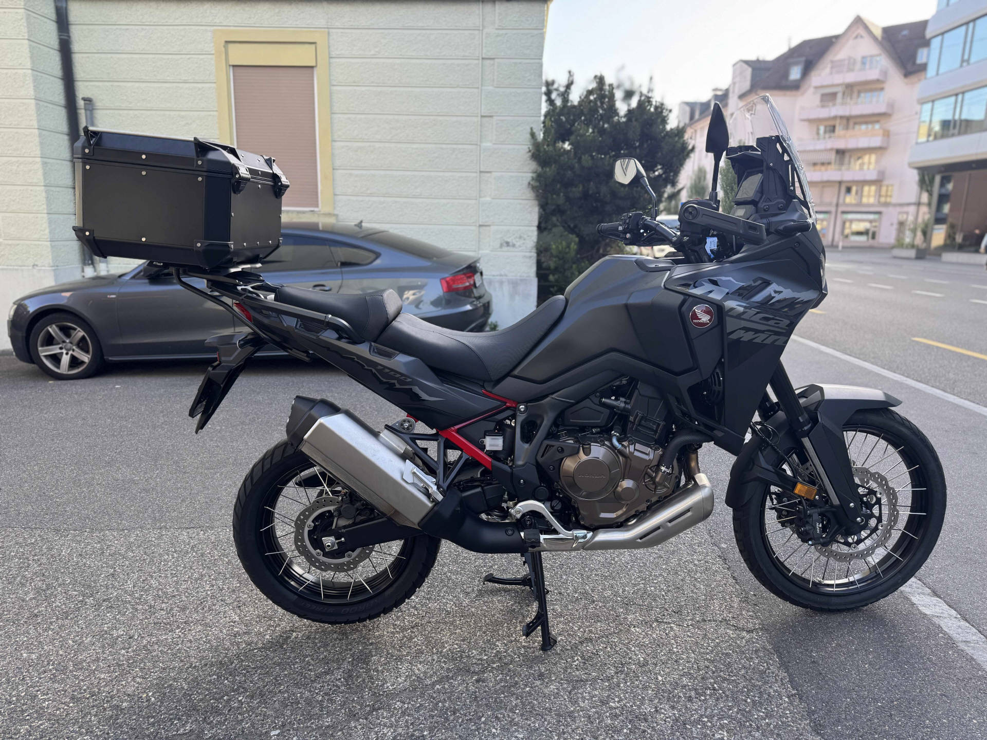 HONDA CRF 1100 L Africa Twin-image-4