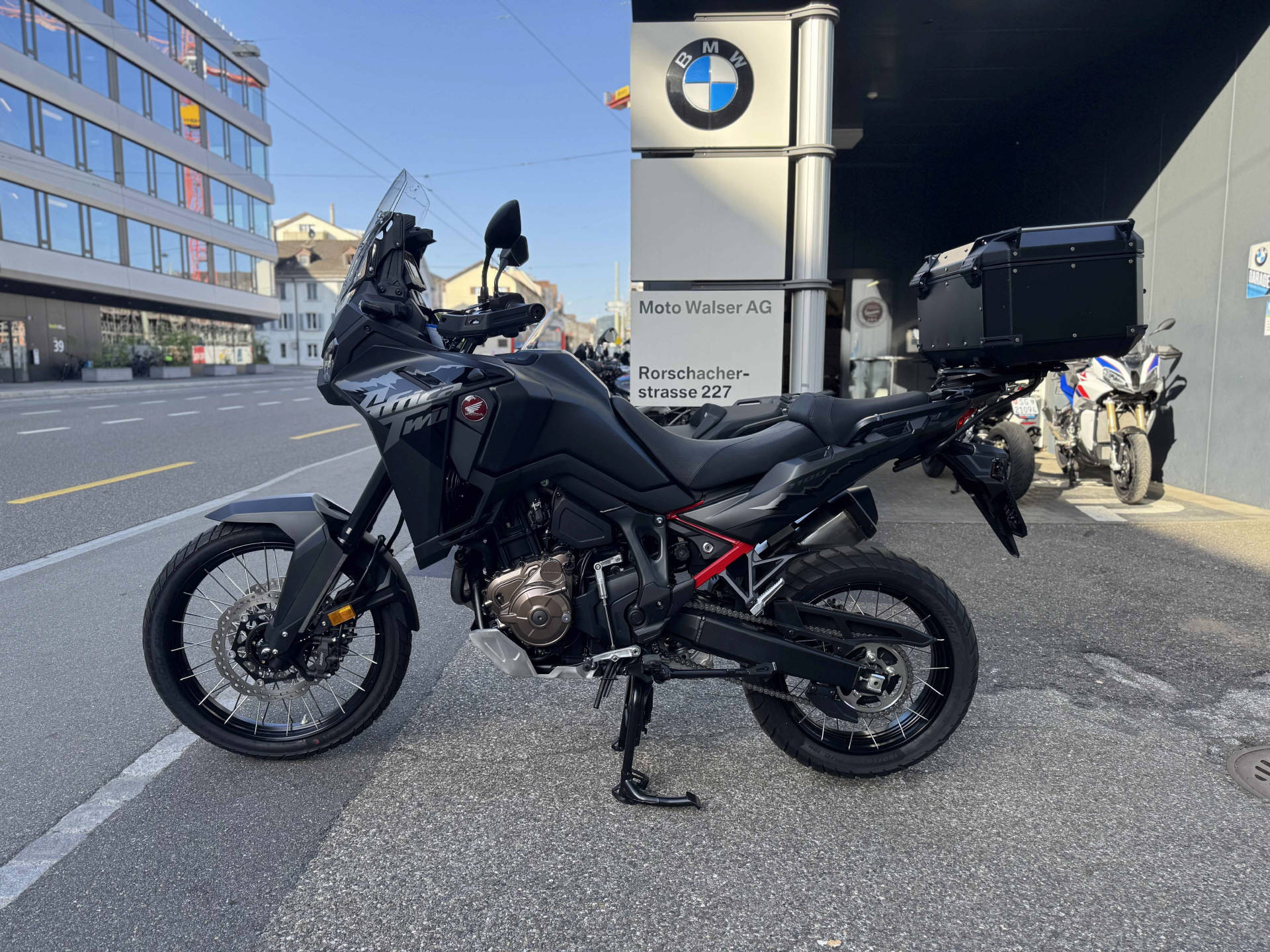 HONDA CRF 1100 L Africa Twin-image-1