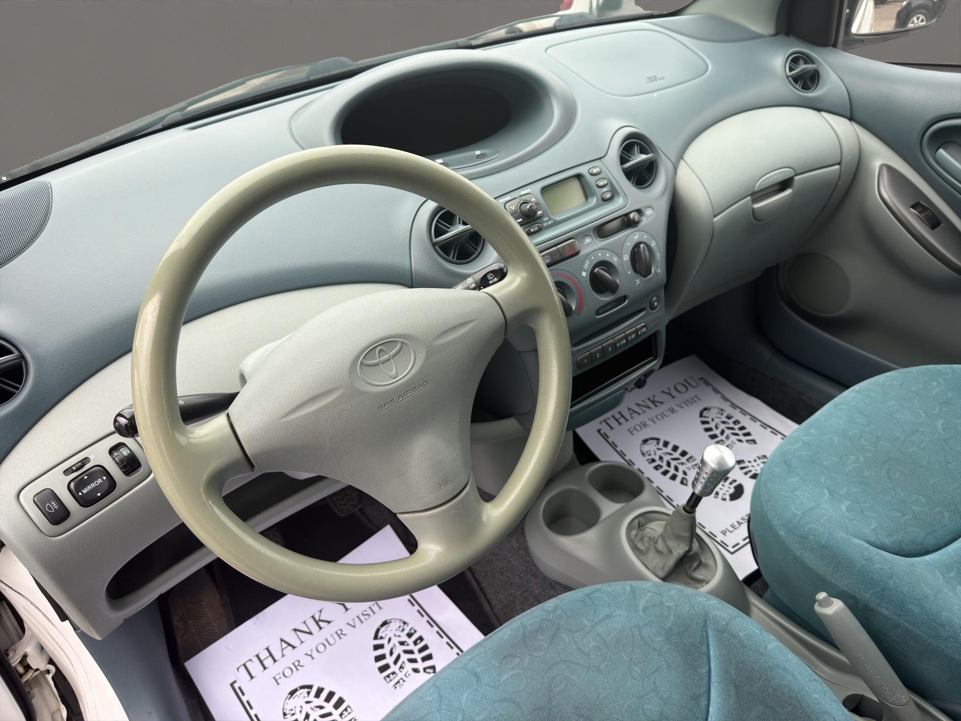 TOYOTA Yaris 1.3 Linea Luna-image-9