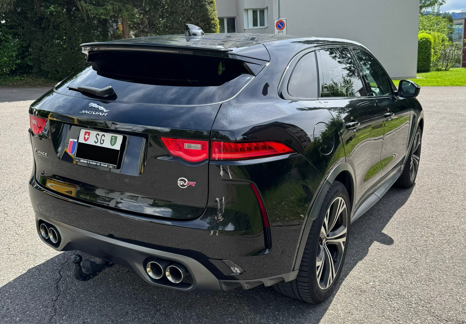 JAGUAR 5.0 V8 SVR AWD 550 PS - aus 1. Hand - sehr gepflegt - unfallfrei - Sommer- & Winterfelgen - auf Wunsch mit 12 Mt. Garantie