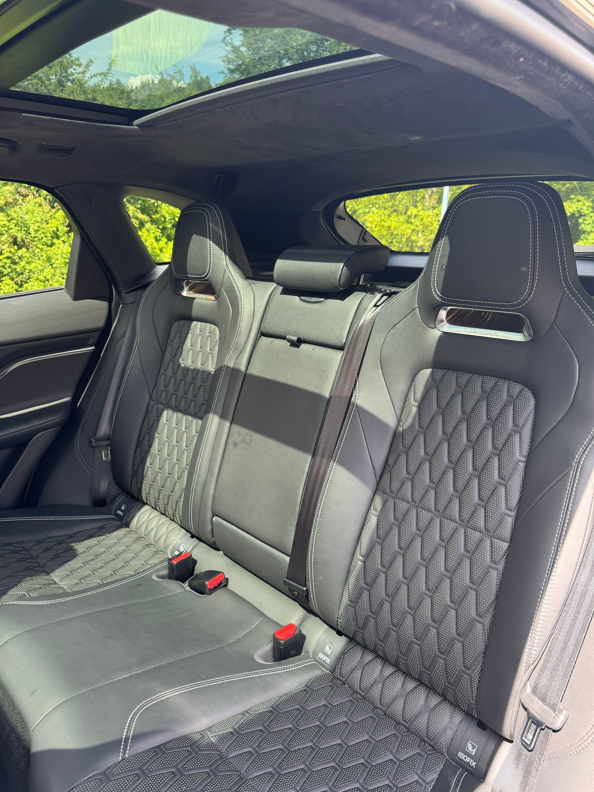 JAGUAR 5.0 V8 SVR AWD 550 PS - aus 1. Hand - sehr gepflegt - unfallfrei - Sommer- & Winterfelgen - auf Wunsch mit 12 Mt. Garantie-image-9