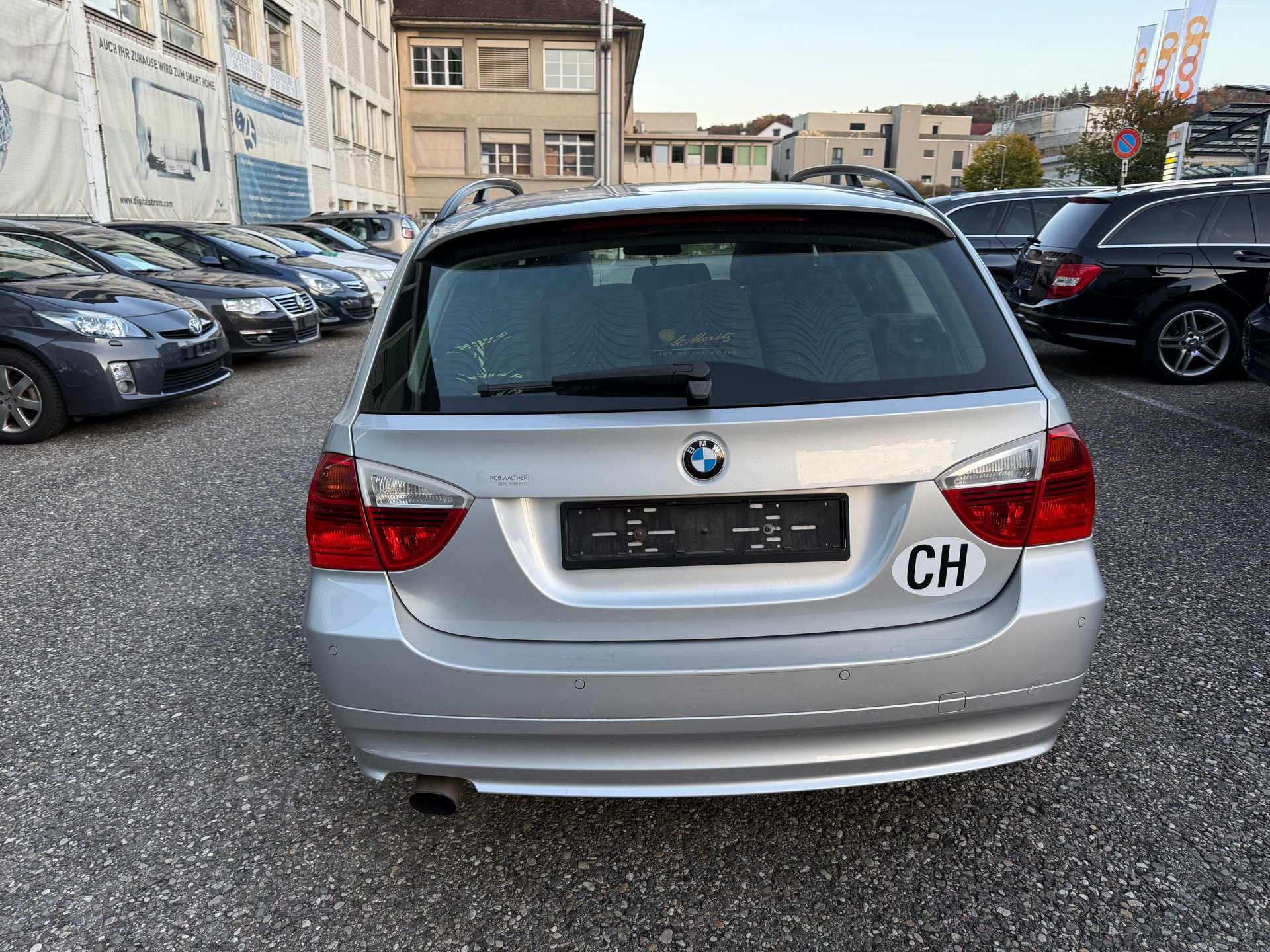 BMW 320i Touring Access Steptronic-image-3