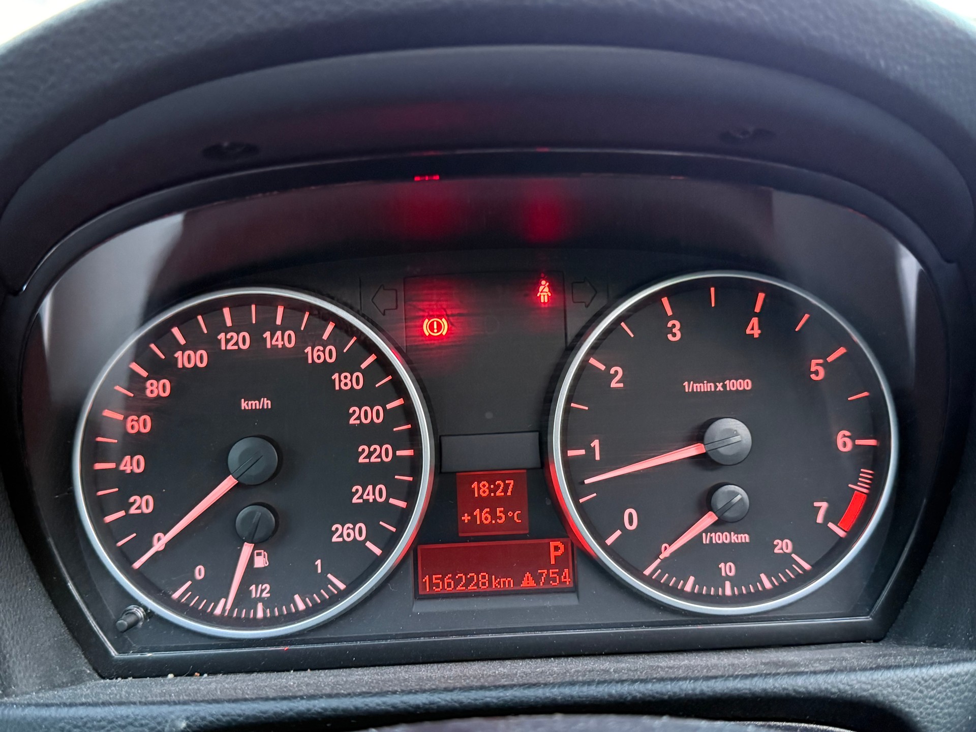BMW 320i Touring Access Steptronic-image-11