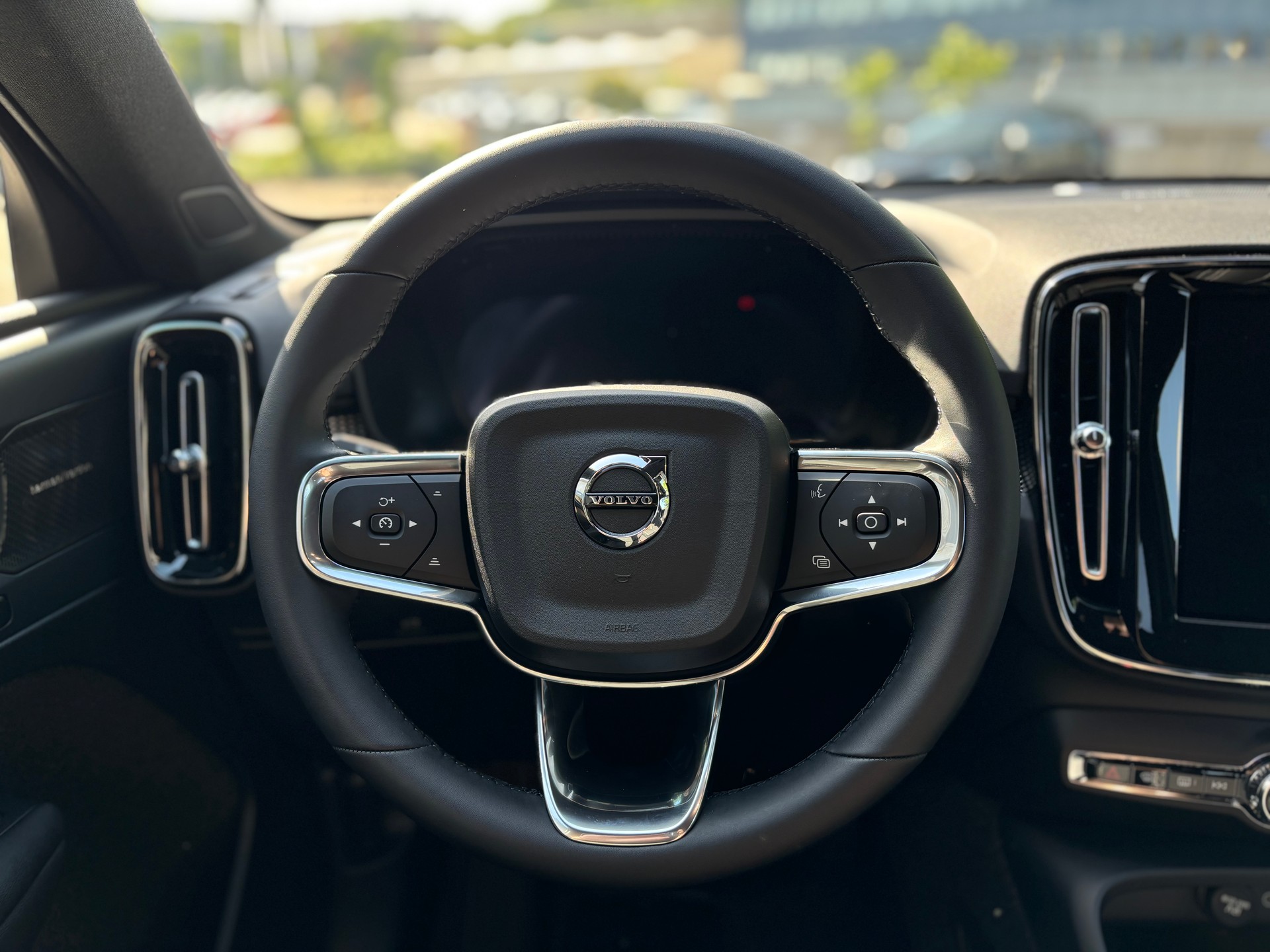 VOLVO EX40 Twin XCENTRIC Edition AWD-image-21