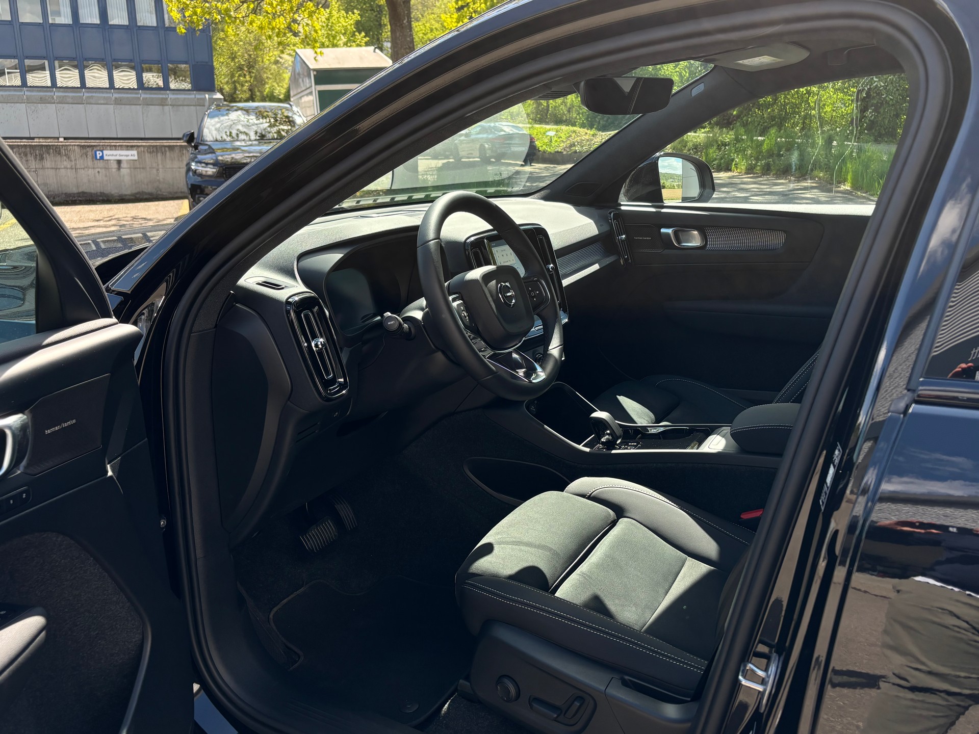 VOLVO EX40 Twin XCENTRIC Edition AWD-image-5