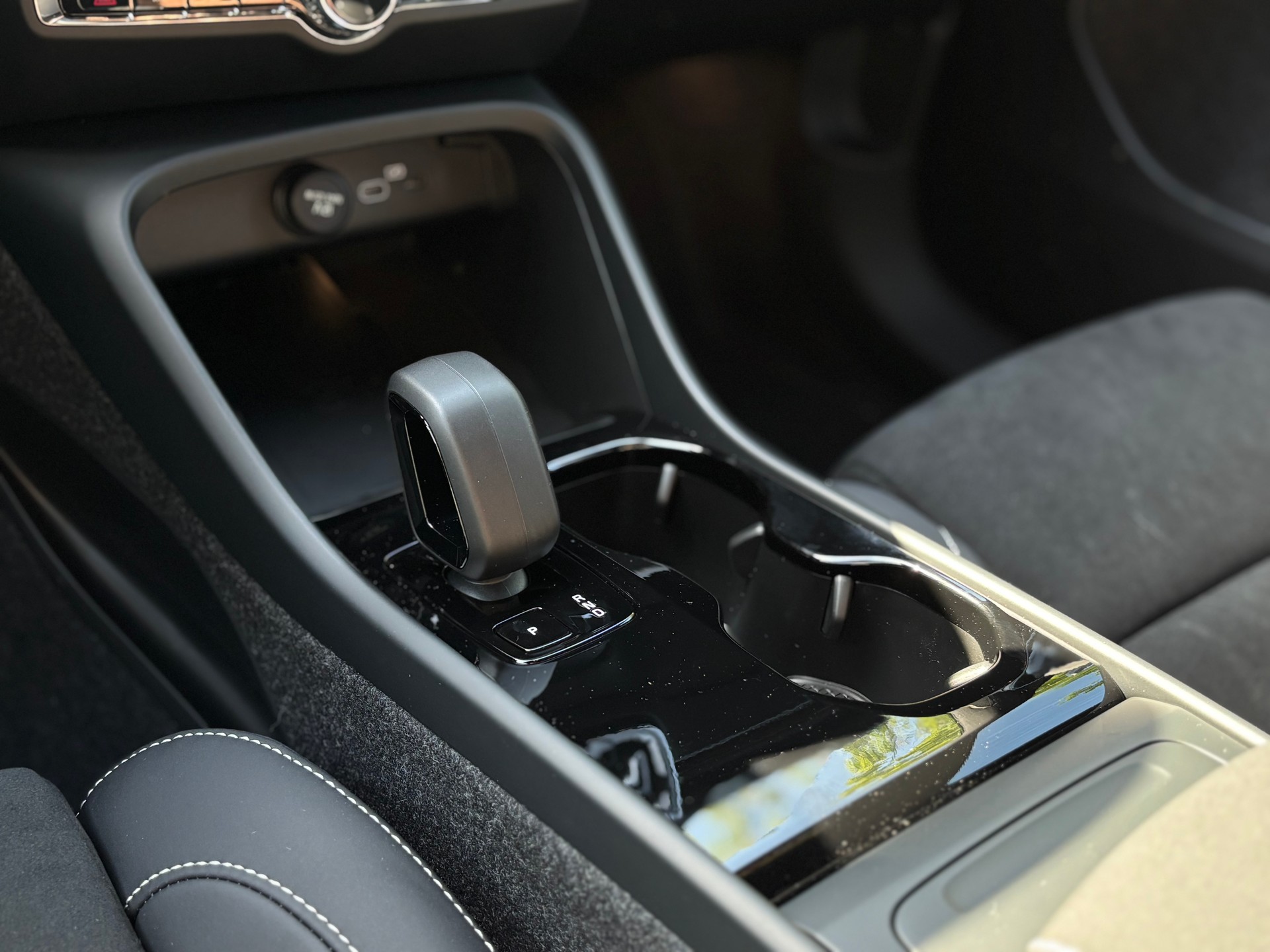 VOLVO EX40 Twin XCENTRIC Edition AWD-image-20