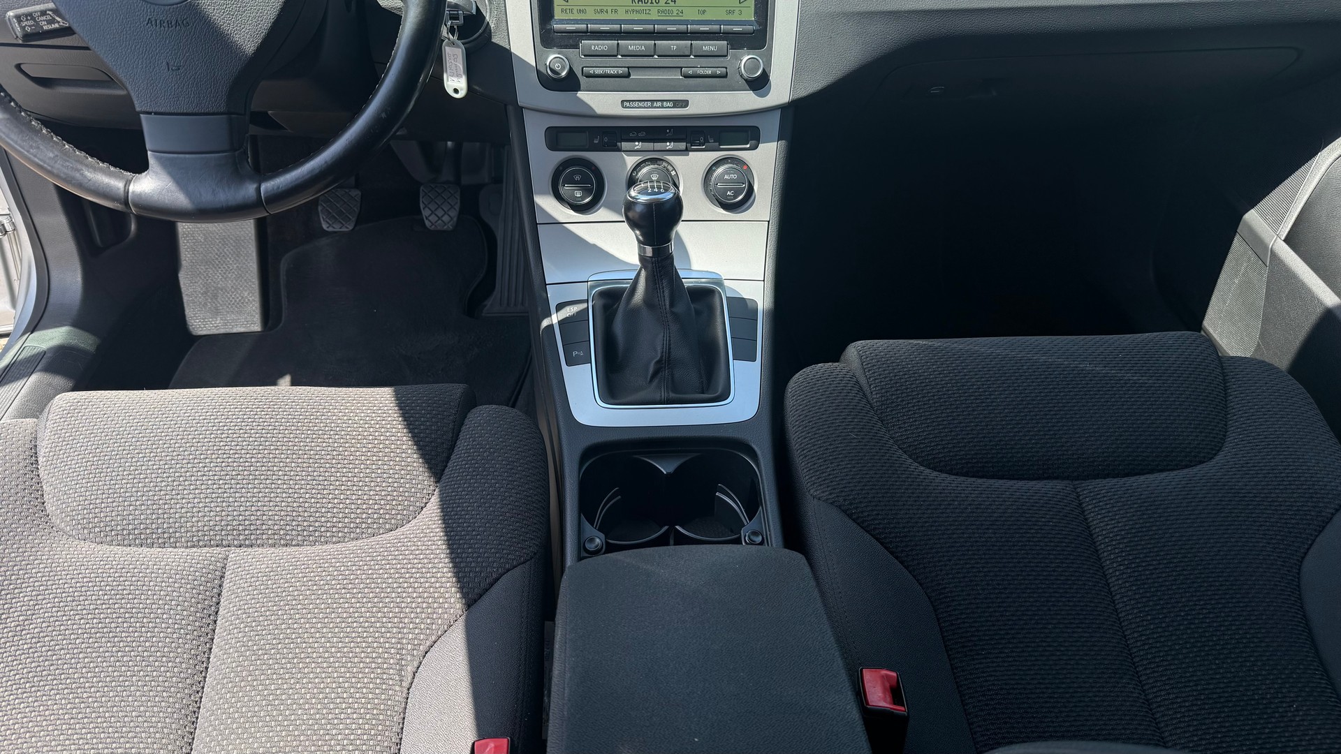 VW Passat Variant 1.8 TSI Value-image-5