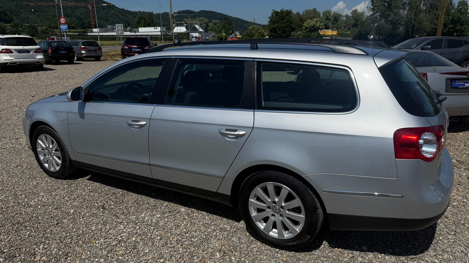 VW Passat Variant 1.8 TSI Value-image-11