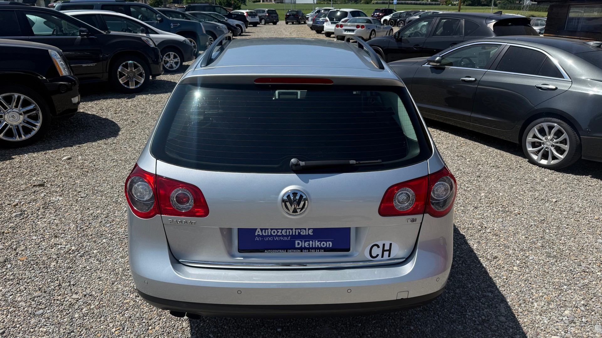 VW Passat Variant 1.8 TSI Value-image-12