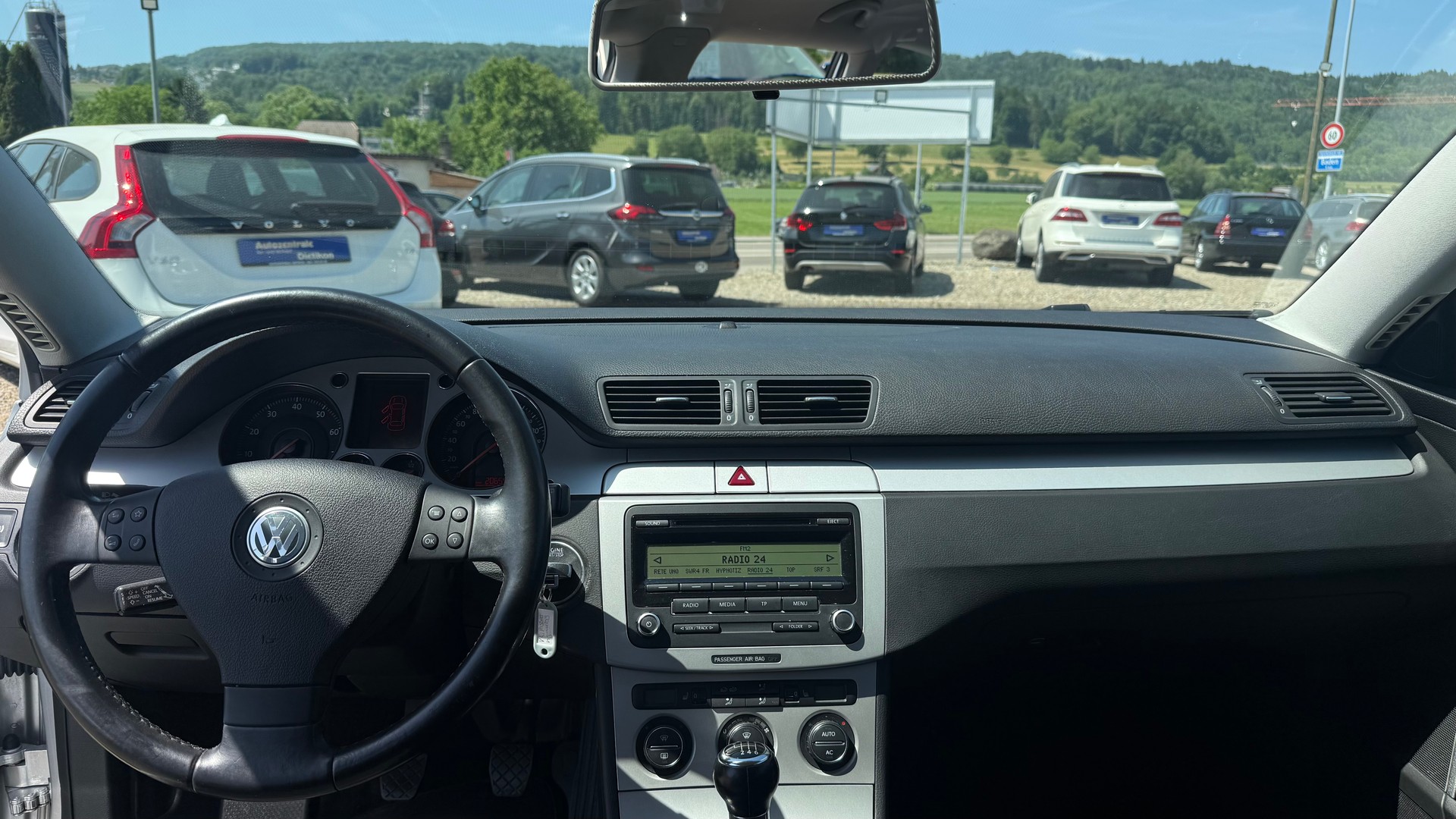 VW Passat Variant 1.8 TSI Value-image-4