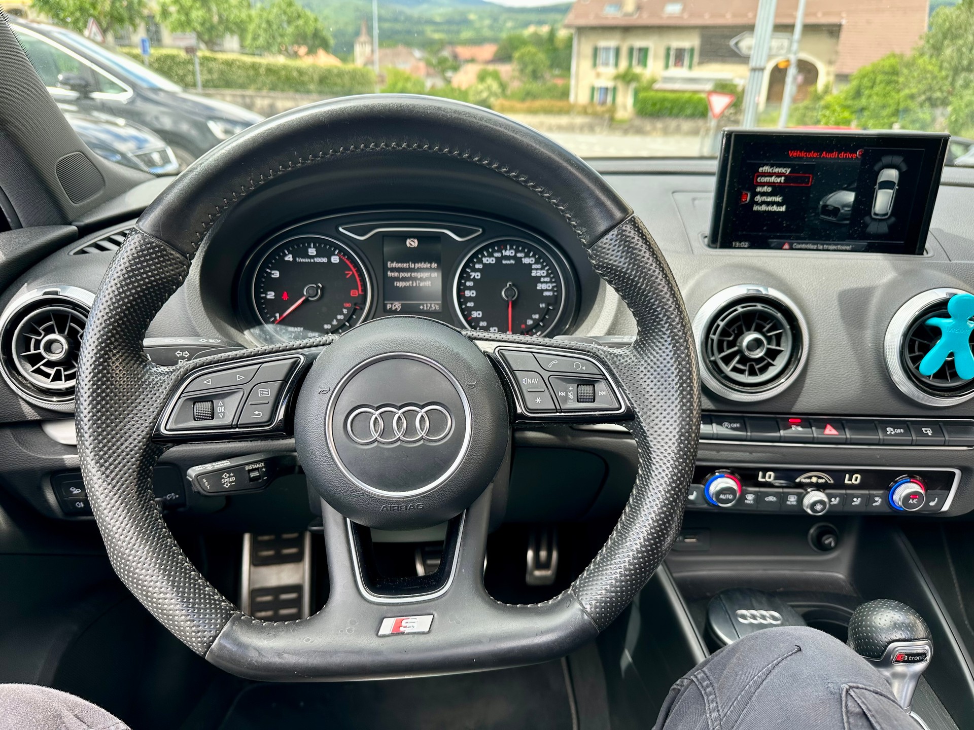 AUDI A3 Sportback 2.0 TFSI quattro S-tronic S-line-image-9