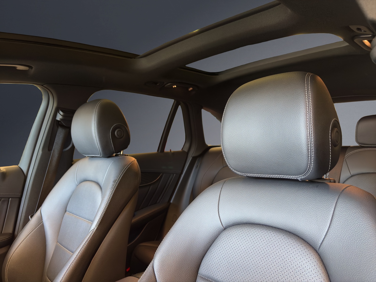 MERCEDES-BENZ GLC 200 AMG Line 4Matic-image-7
