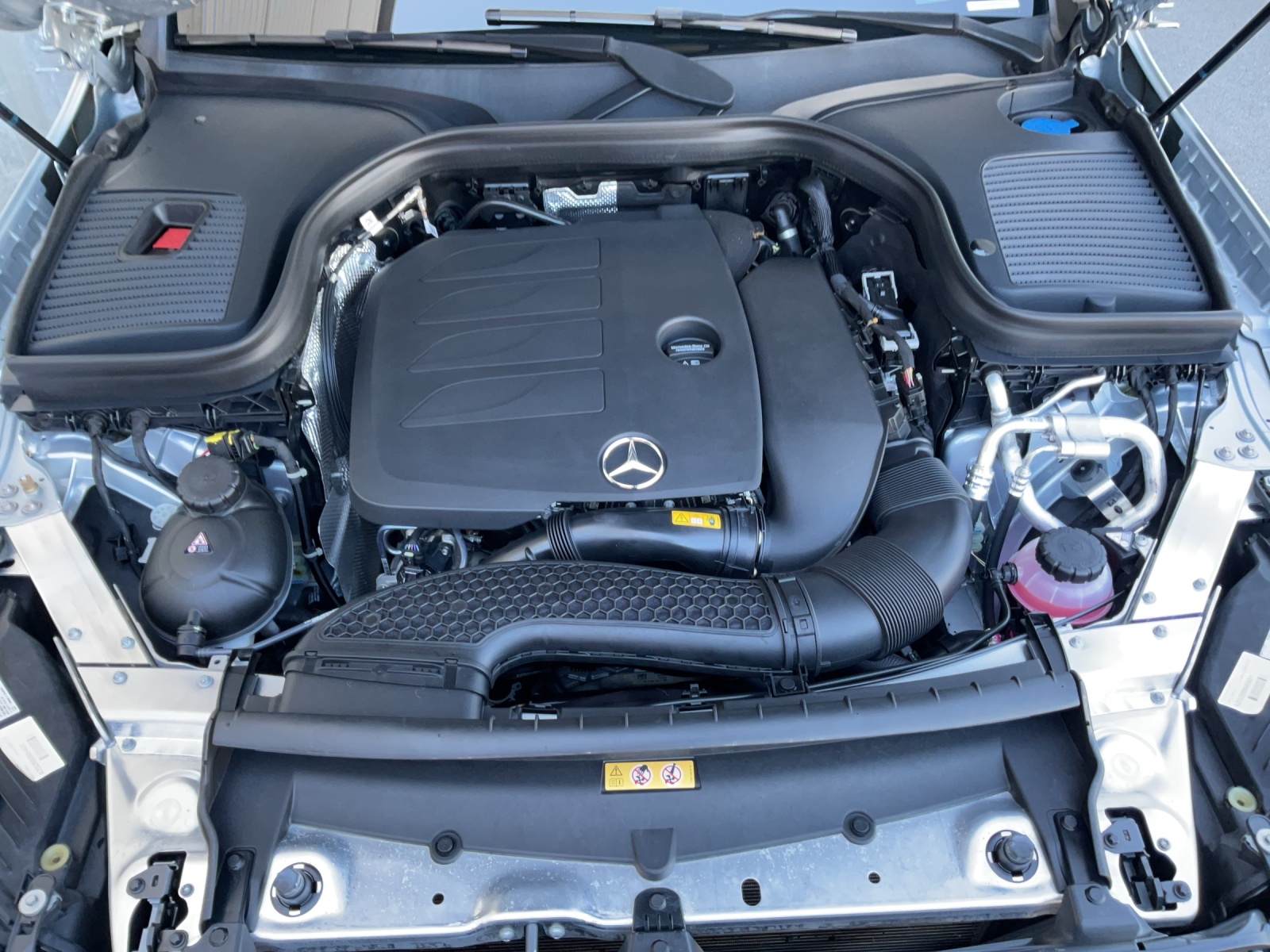 MERCEDES-BENZ GLC 200 AMG Line 4Matic-image-17