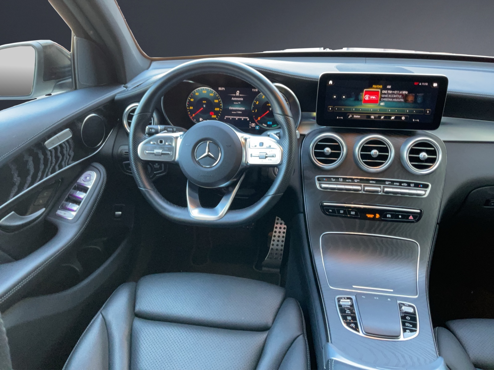 MERCEDES-BENZ GLC 200 AMG Line 4Matic-image-11