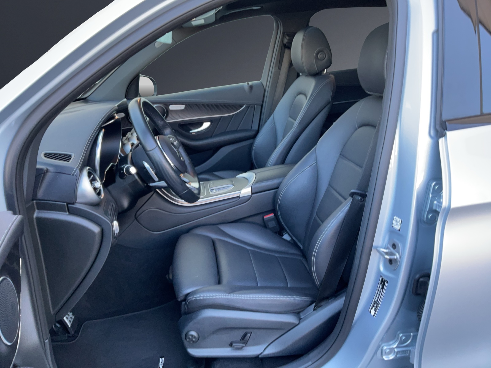 MERCEDES-BENZ GLC 200 AMG Line 4Matic-image-6