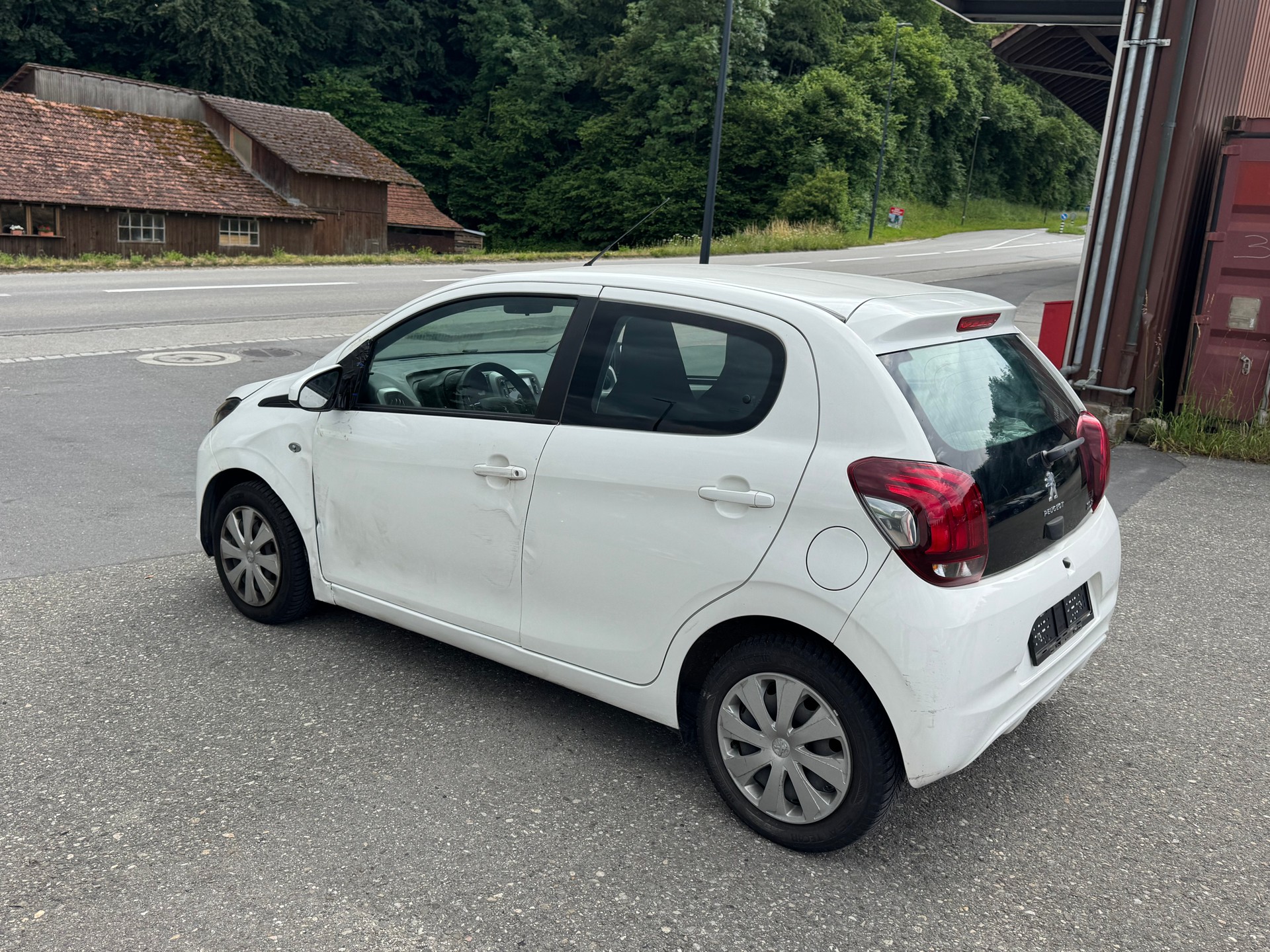 PEUGEOT 108 1.0 VTi Envy-image-3
