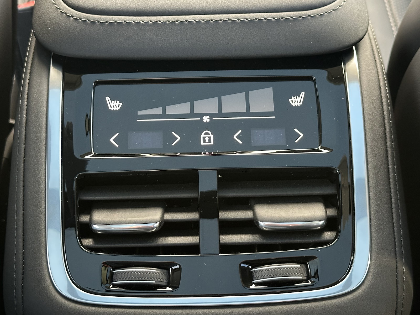 VOLVO XC90 2.0 T8 TE Ultra Dark eAWD-image-11