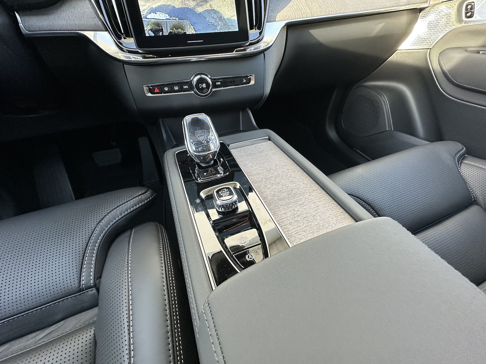 VOLVO XC90 2.0 T8 TE Ultra Dark eAWD-image-9