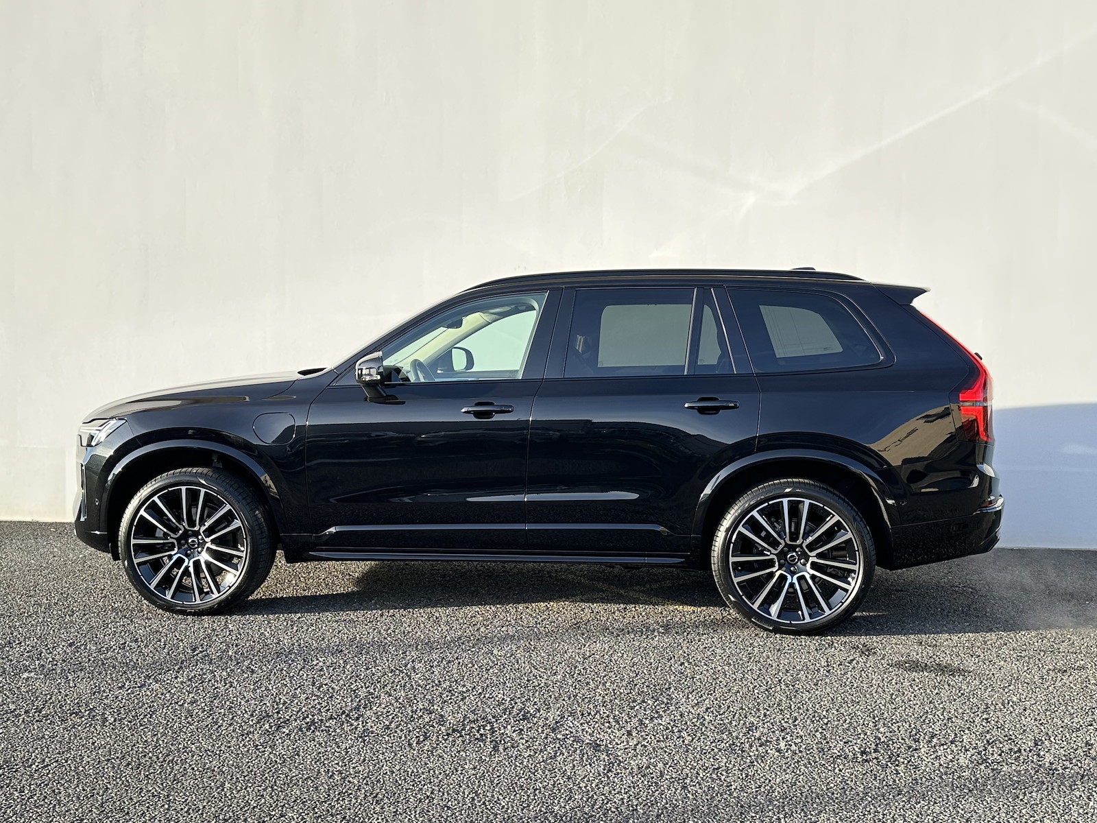 VOLVO XC90 2.0 T8 TE Ultra Dark eAWD-showroom-element-1