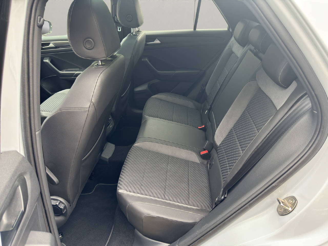 VW T-Roc 1.5 TSI R-Line DSG-image-6