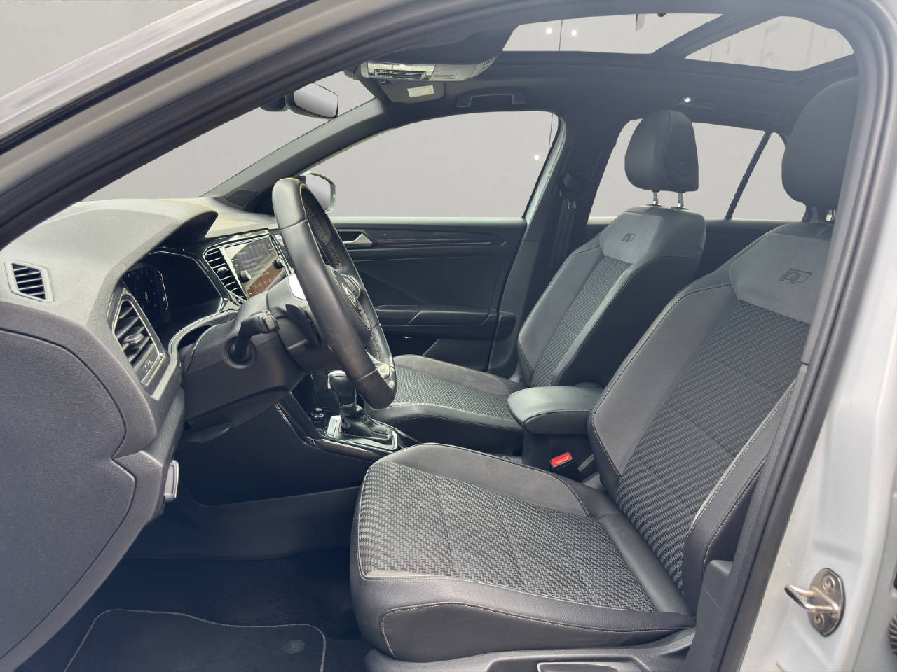 VW T-Roc 1.5 TSI R-Line DSG-image-4