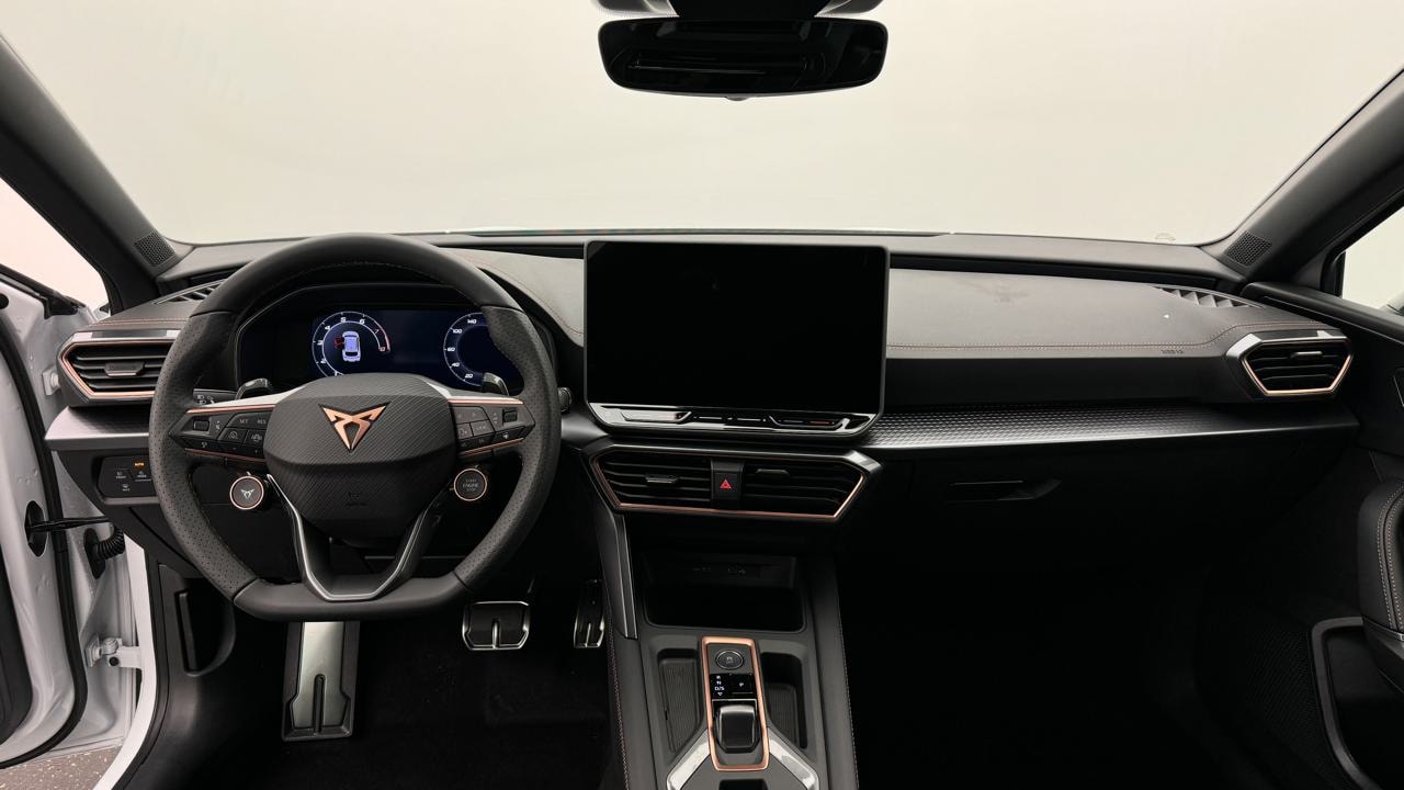 CUPRA LEON ST 1.5 e-HYBRID pHEV VZ Black Edition-image-5