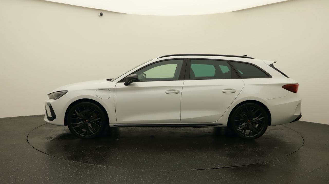 CUPRA LEON ST 1.5 e-HYBRID pHEV VZ Black Edition-image-1