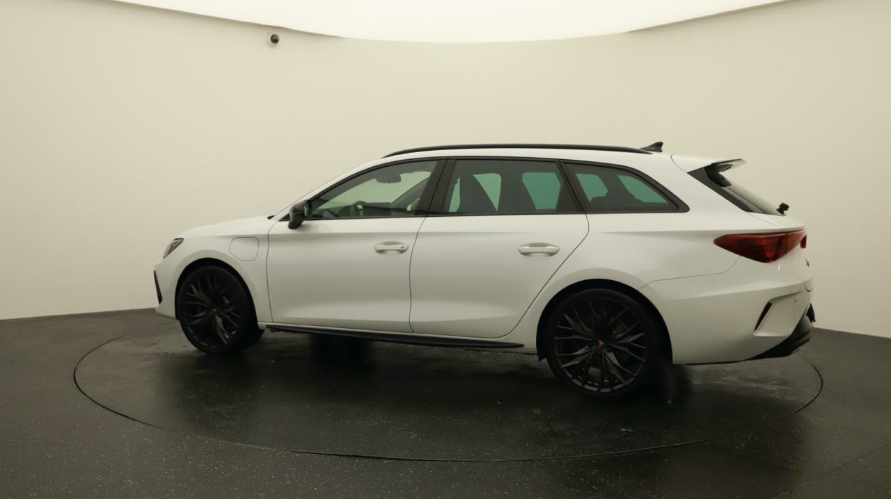 CUPRA LEON ST 1.5 e-HYBRID pHEV VZ Black Edition-image-2