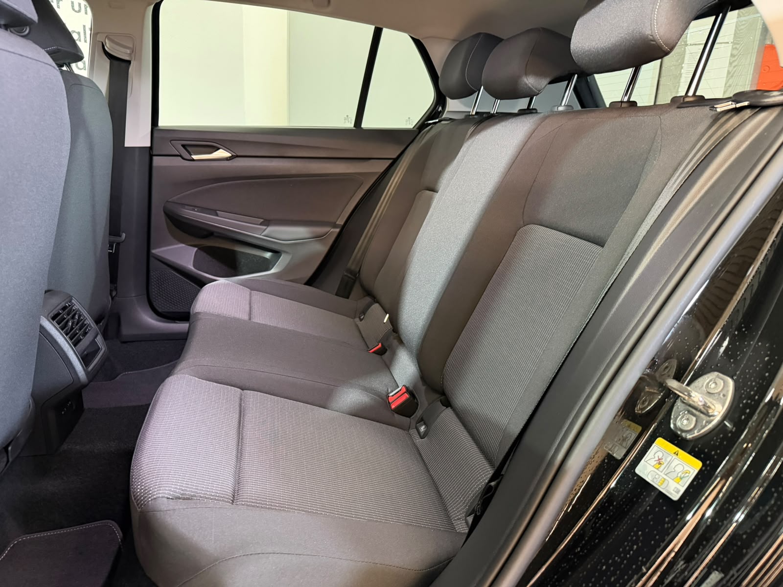 VW Golf 1.5 e TSI mHEV Basis DSG-image-9