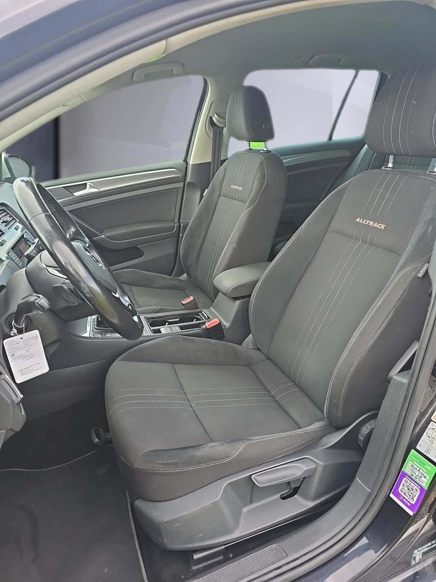 VW Golf 2.0 TDI Alltrack 4Motion-image-15